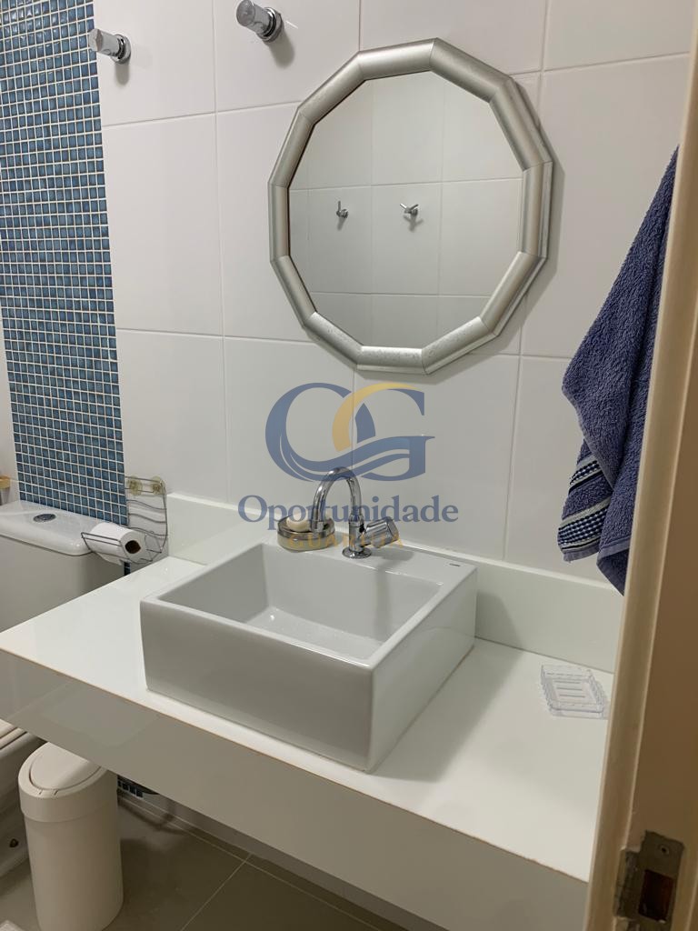 Apartamento na Praia das Pitangueiras, Guarujá - SP