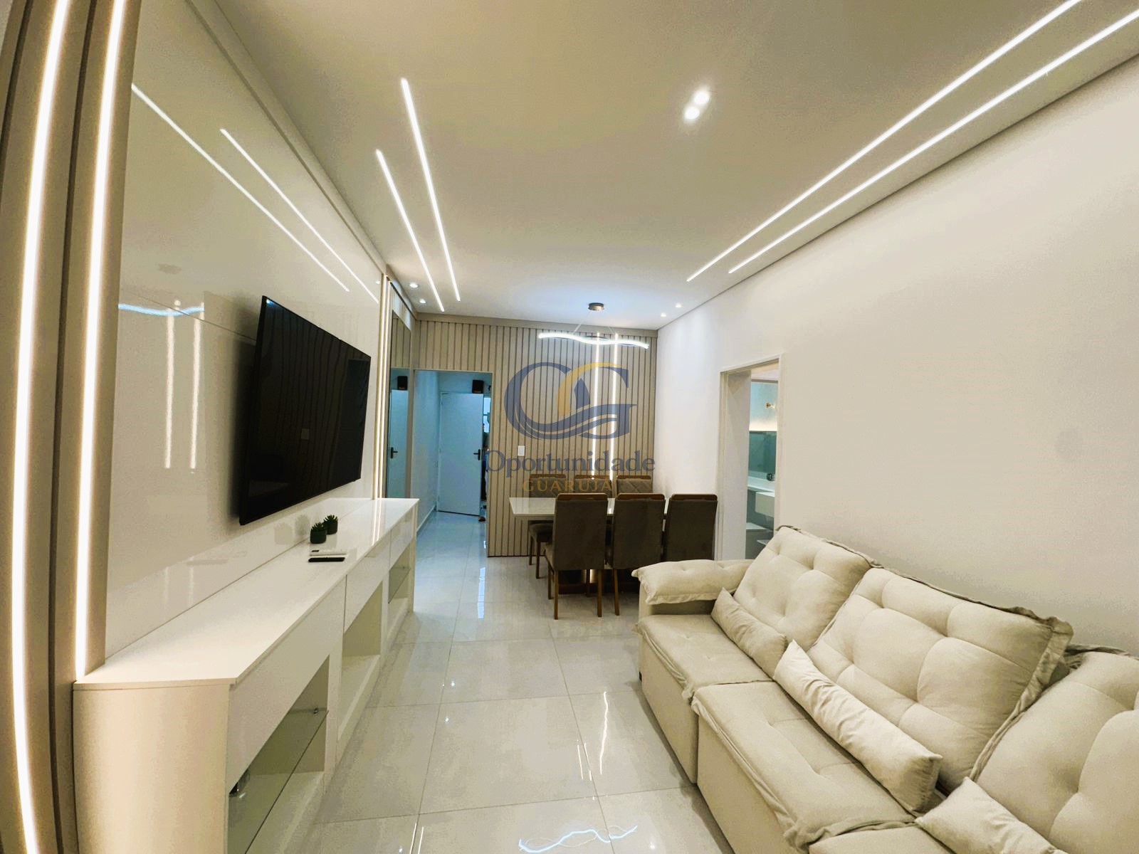 Apartamento na Praia das Pitangueiras, Guarujá - SP