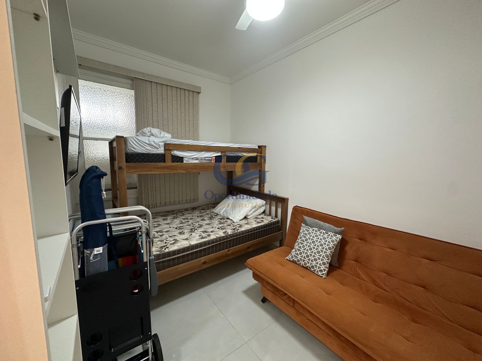 Apartamento na Praia das Pitangueiras, Guarujá - SP