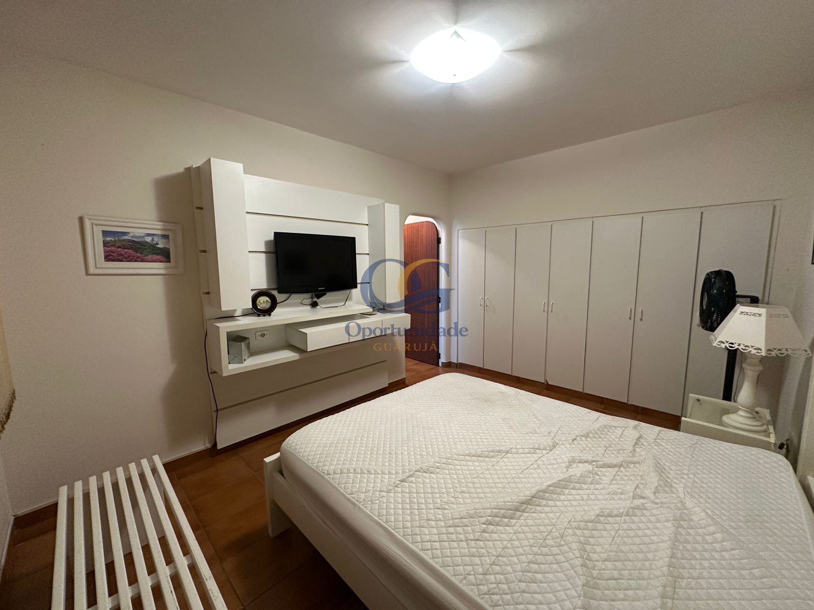 Apartamento na Praia das Pitangueiras, Guarujá - SP