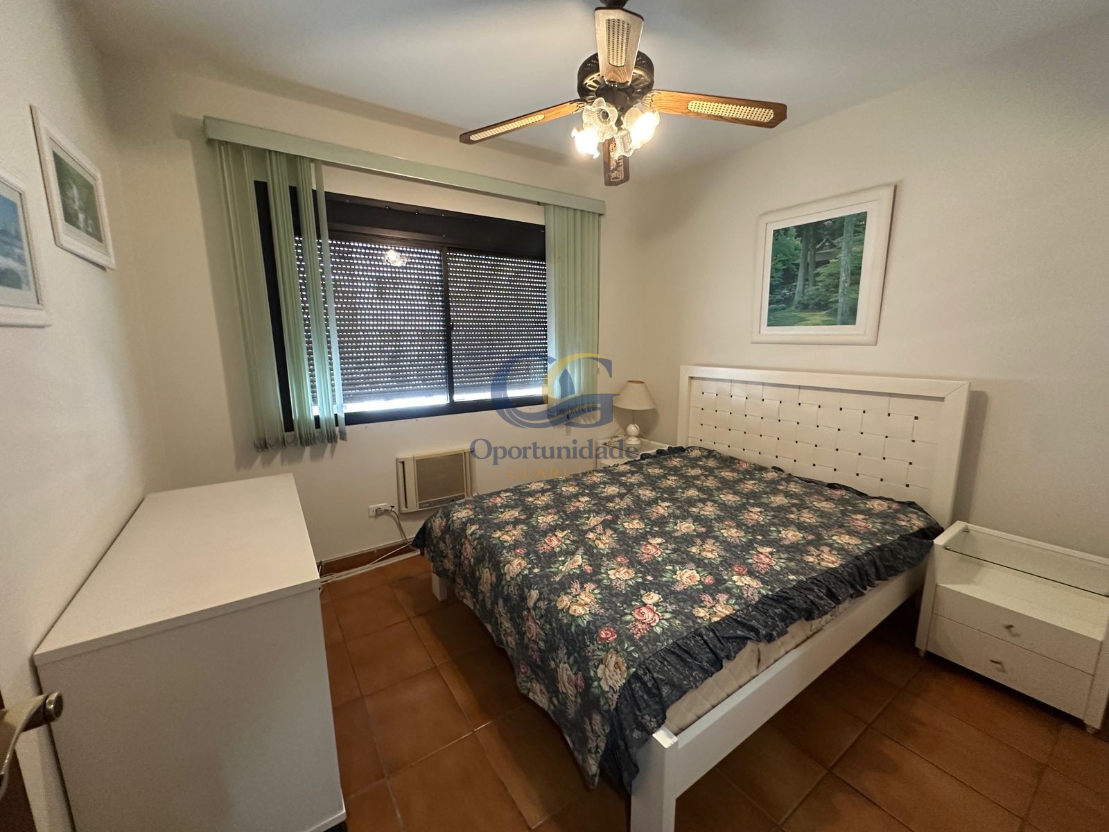Apartamento na Praia das Pitangueiras, Guarujá - SP