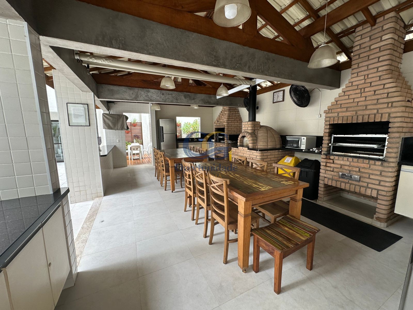 Apartamento na Praia das Pitangueiras, Guarujá - SP