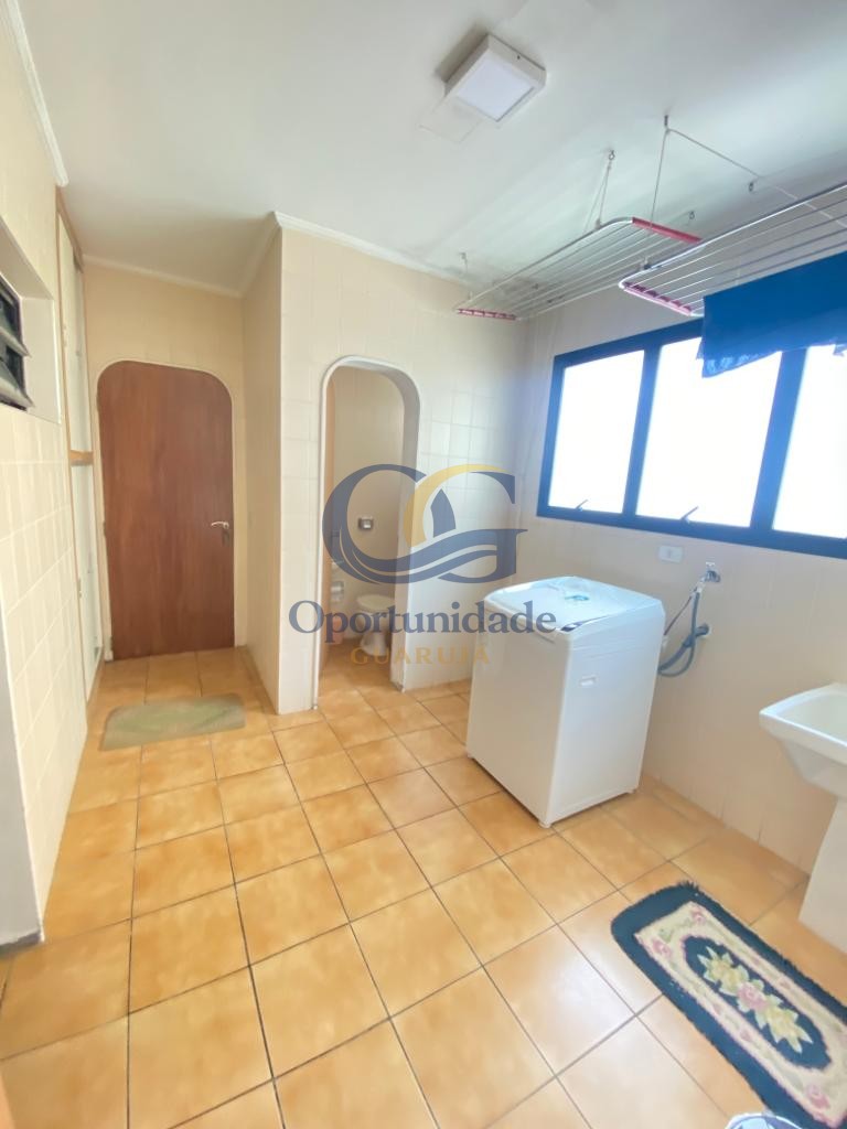 Apartamento na Praia das Pitangueiras, Guarujá - SP