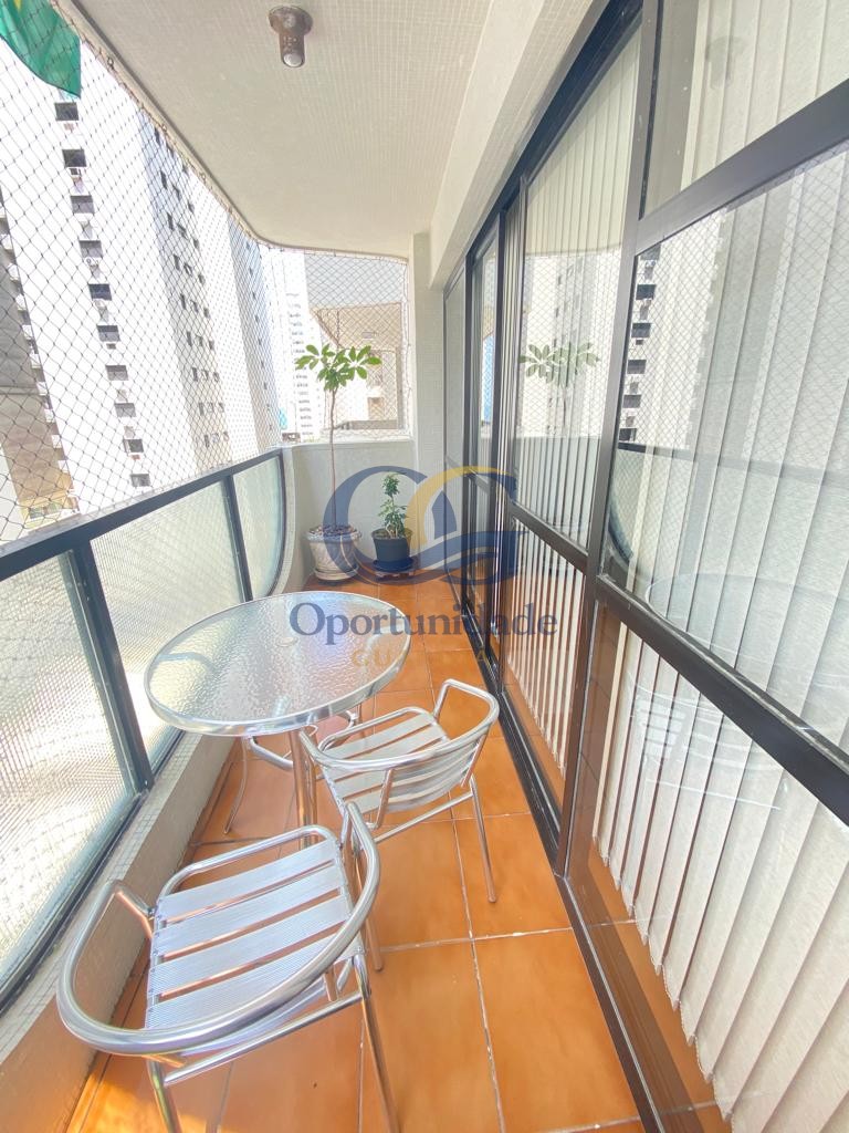 Apartamento na Praia das Pitangueiras, Guarujá - SP