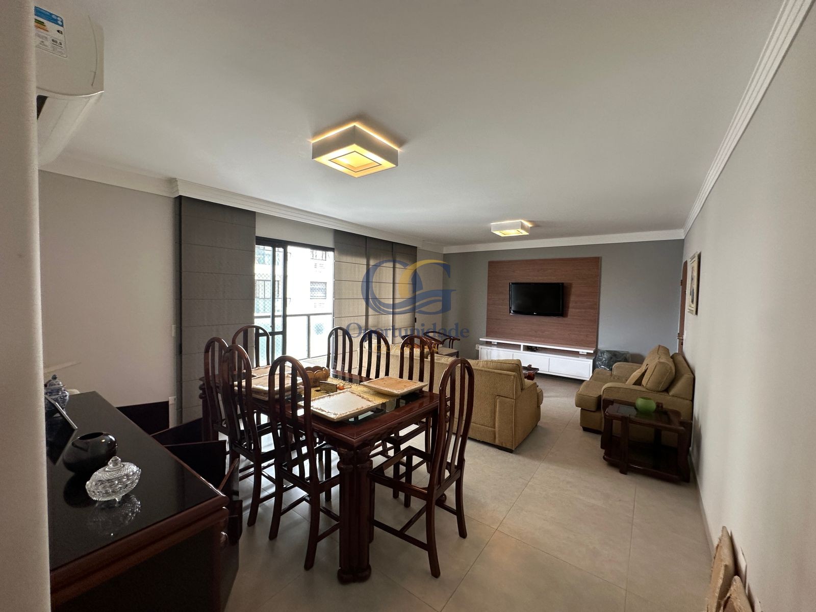 Apartamento na Praia das Pitangueiras, Guarujá - SP