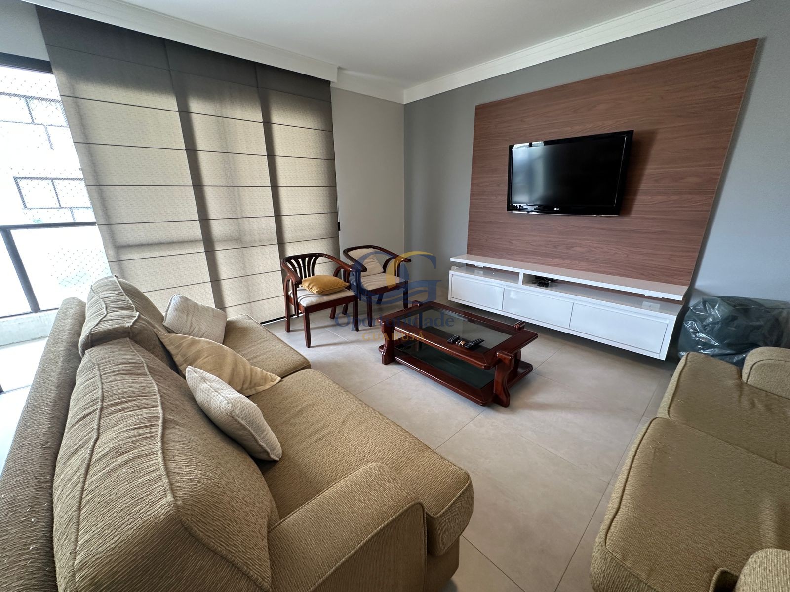Apartamento na Praia das Pitangueiras, Guarujá - SP