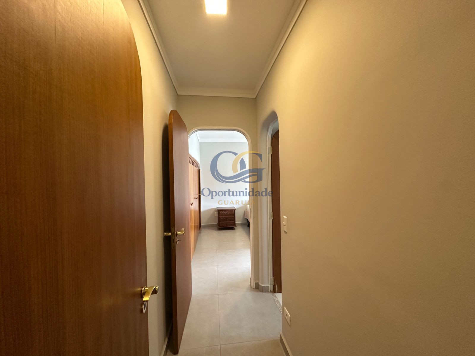 Apartamento na Praia das Pitangueiras, Guarujá - SP