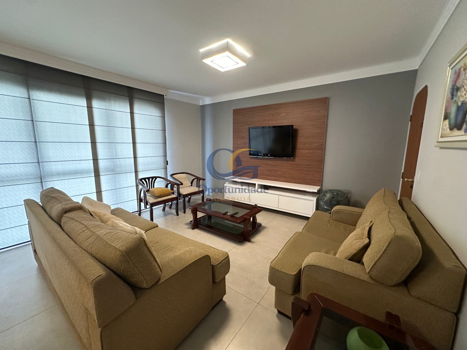 Apartamento na Praia das Pitangueiras, Guarujá - SP