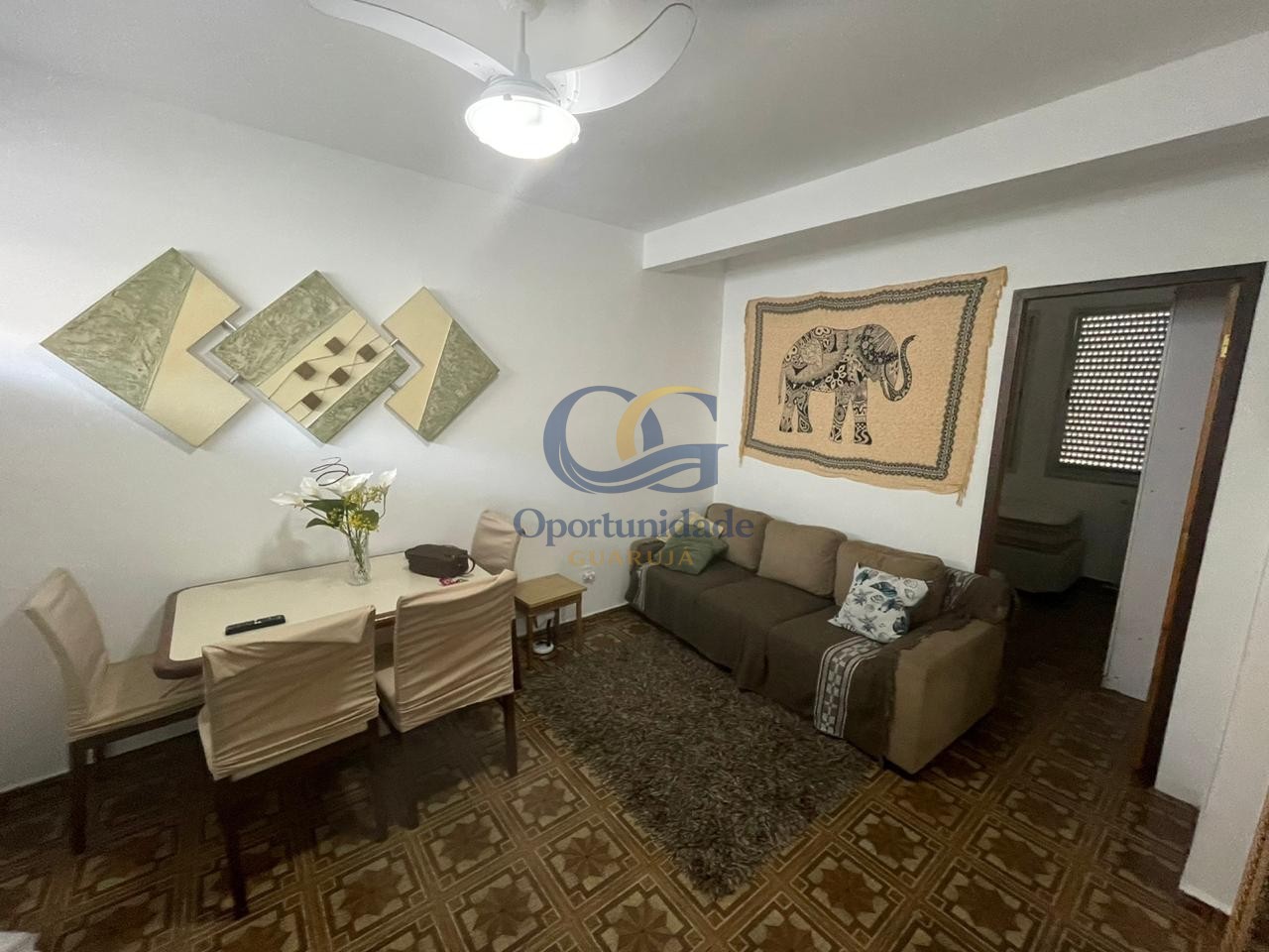 Apartamento na Praia das Pitangueiras, Guarujá - SP
