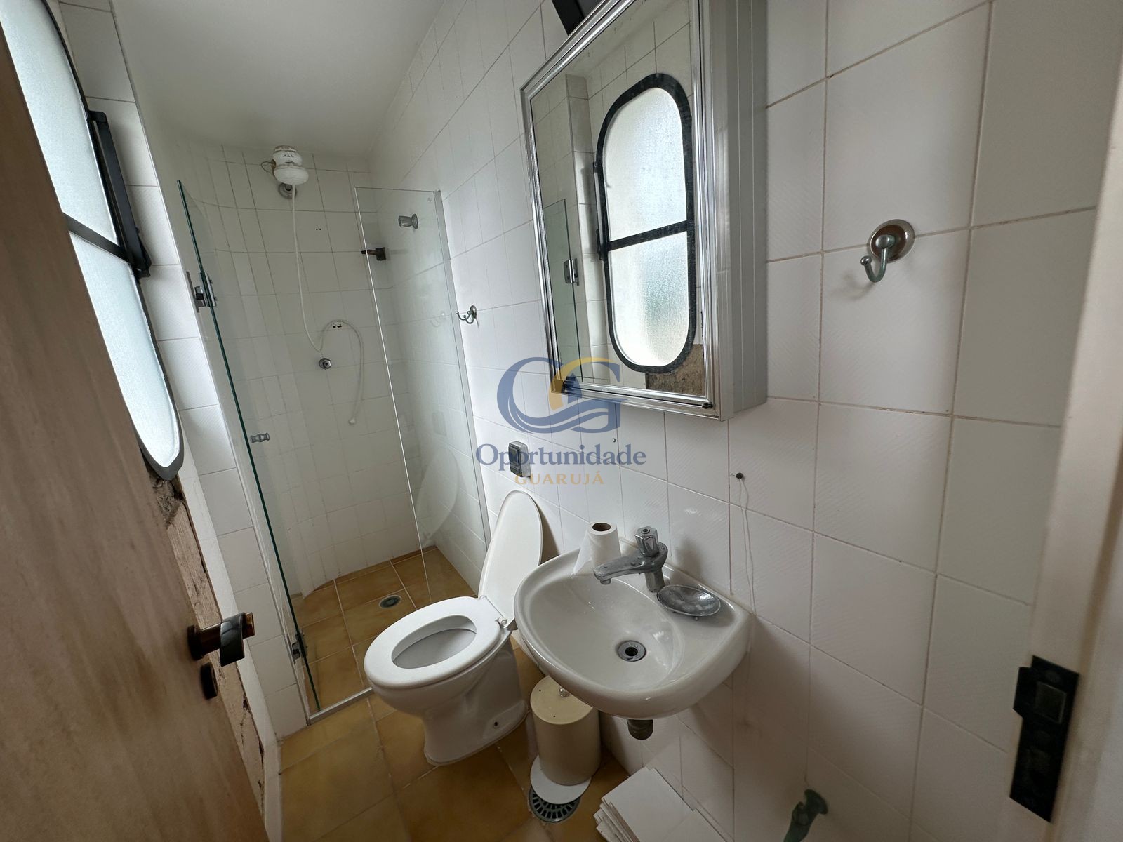 Apartamento na Praia das Pitangueiras, Guarujá - SP