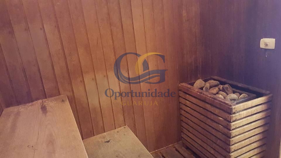 Apartamento na Praia das Pitangueiras, Guarujá - SP
