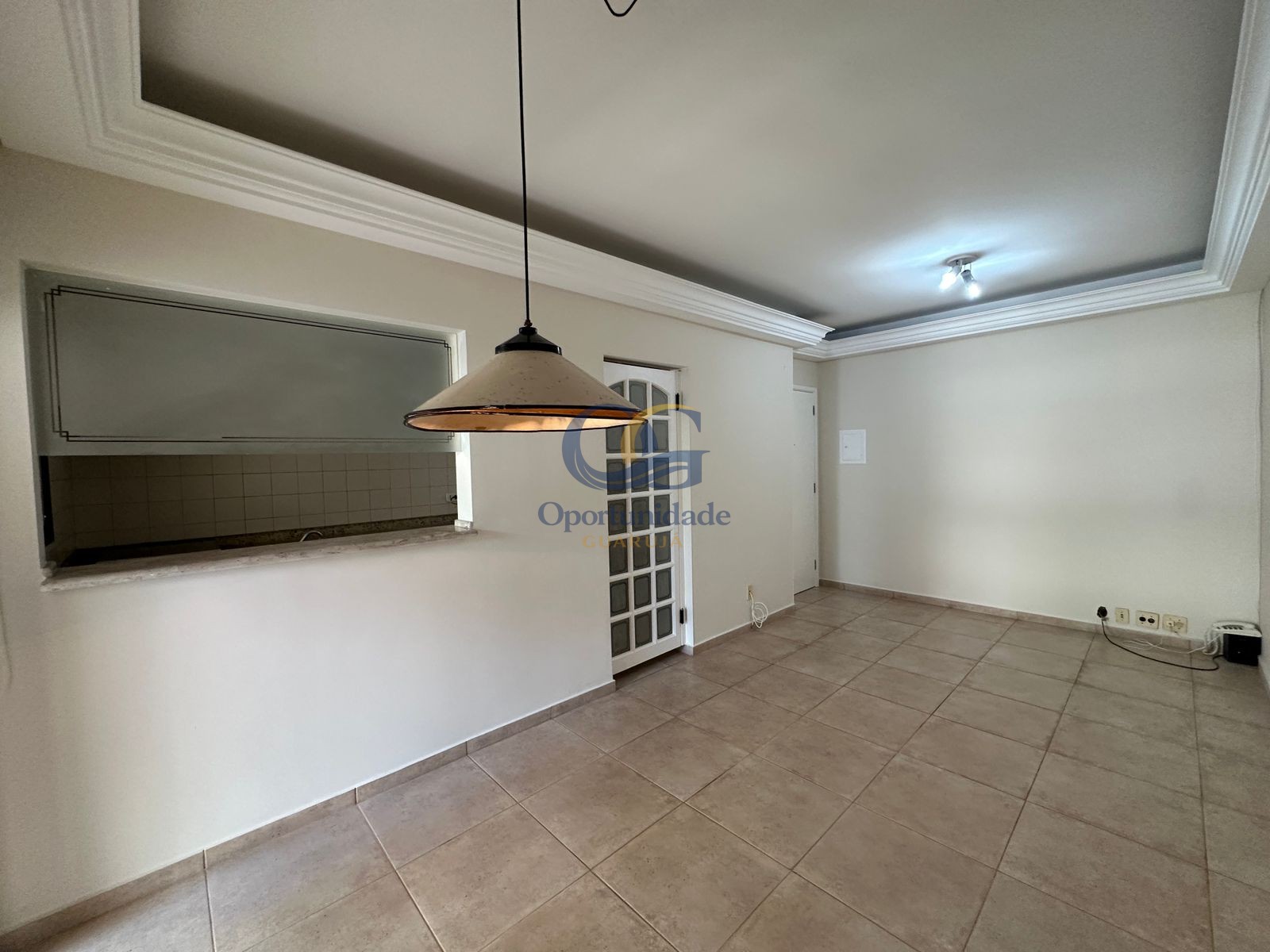 Apartamento na Praia das Pitangueiras, Guarujá - SP