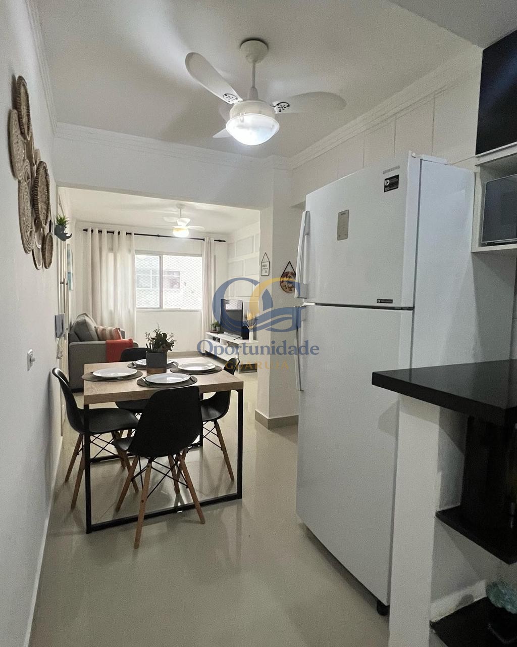 Apartamento na Praia das Pitangueiras, Guarujá - SP
