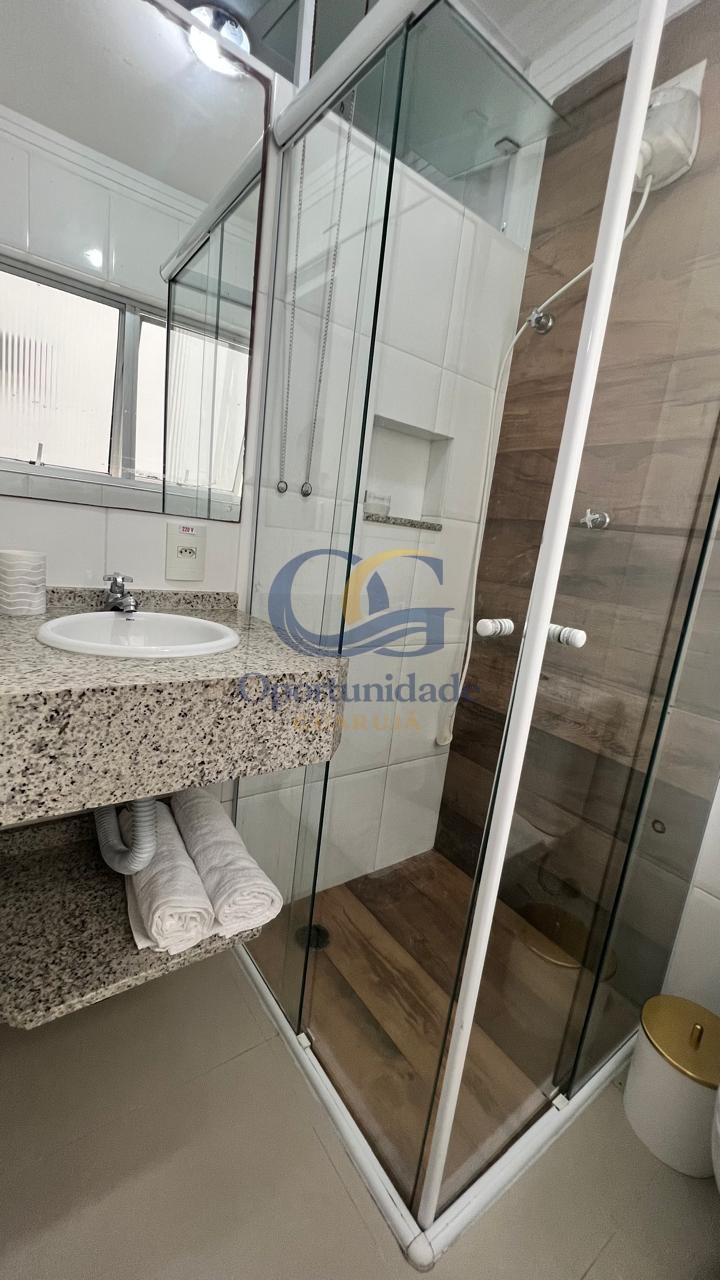 Apartamento na Praia das Pitangueiras, Guarujá - SP