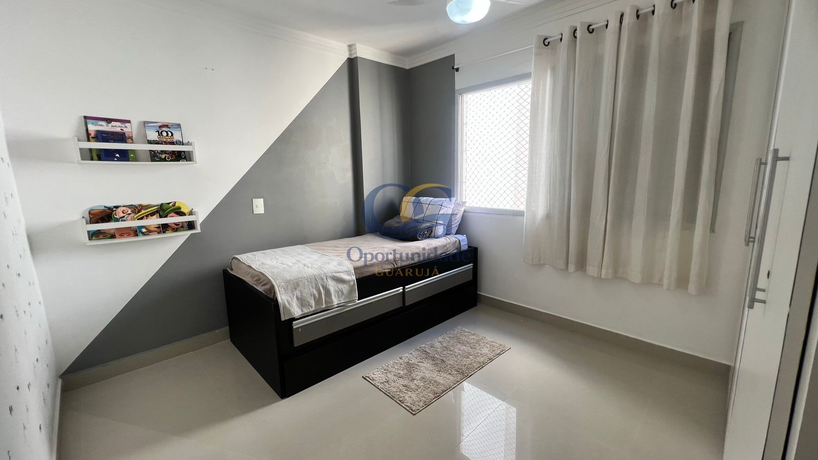 Apartamento na Praia das Pitangueiras, Guarujá - SP
