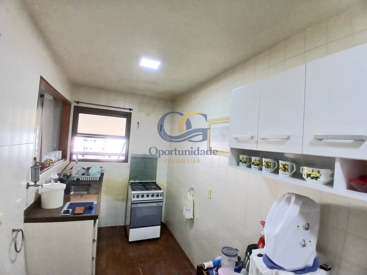 Apartamento na Praia das Pitangueiras, Guarujá - SP