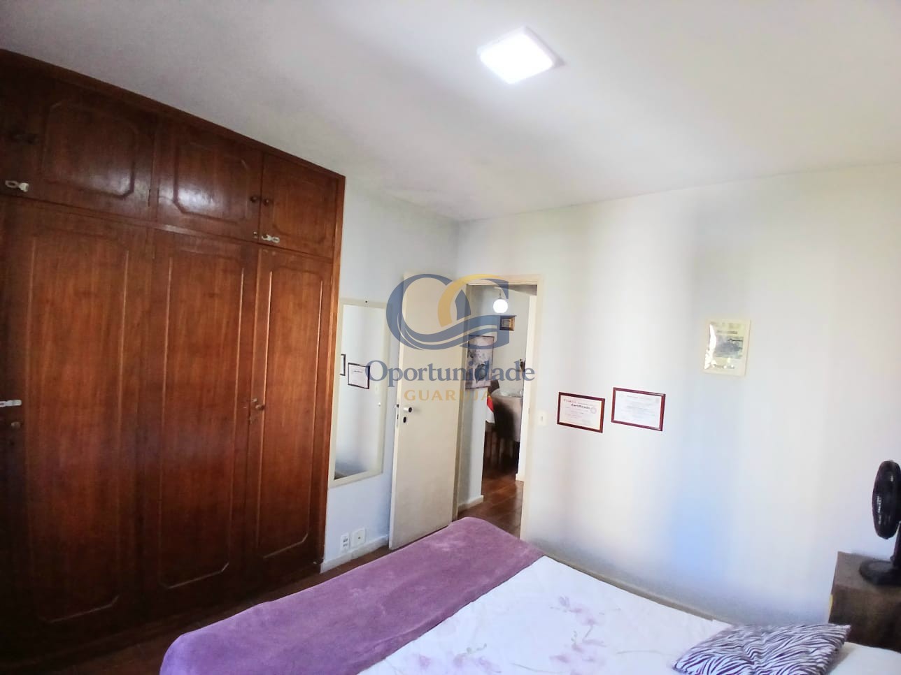 Apartamento na Praia das Pitangueiras, Guarujá - SP