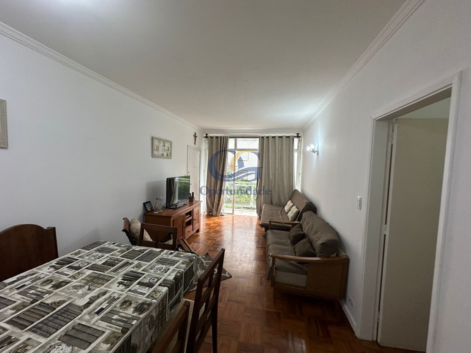 Apartamento na Praia das Pitangueiras, Guarujá - SP