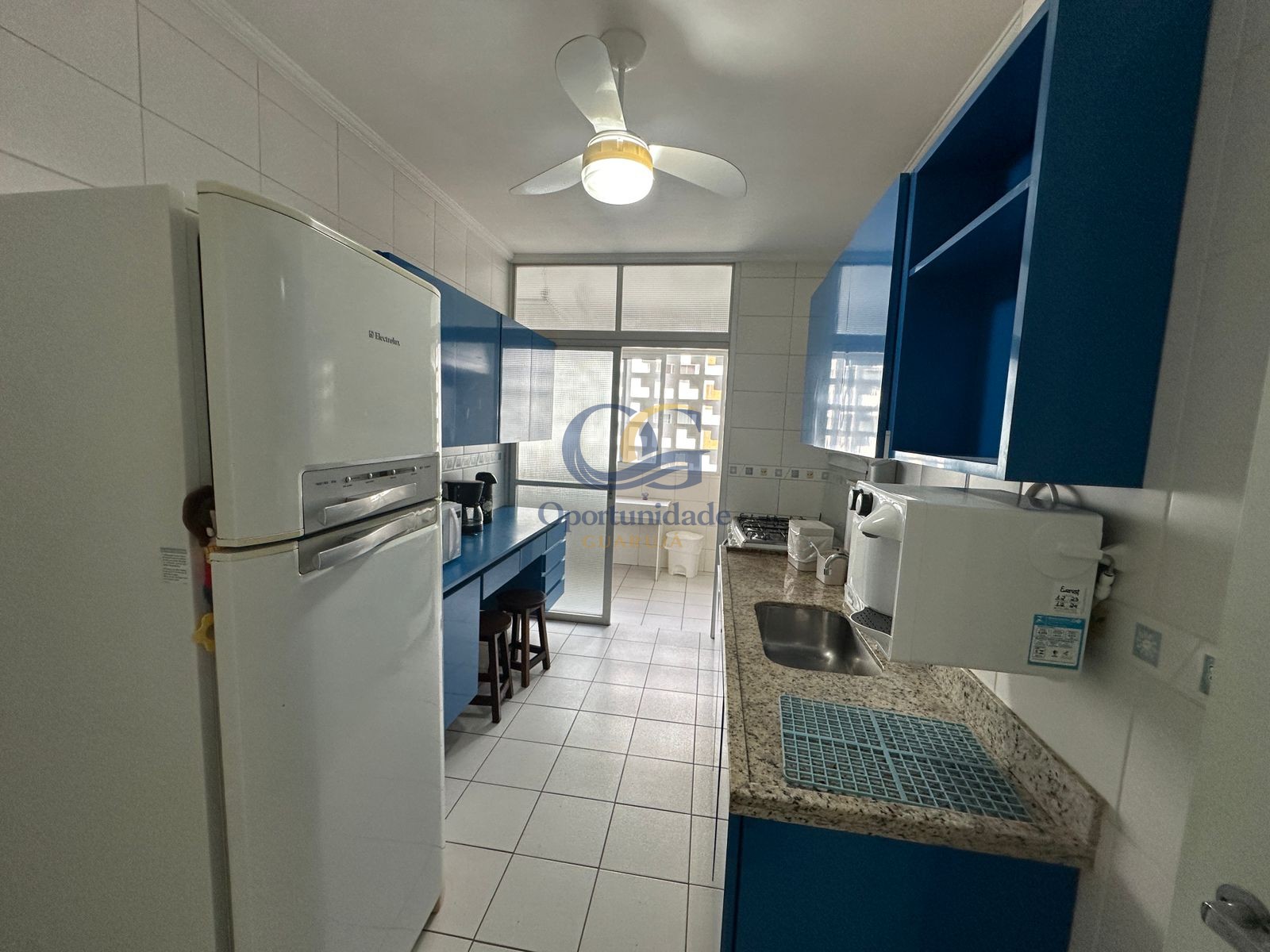 Apartamento na Praia das Pitangueiras, Guarujá - SP