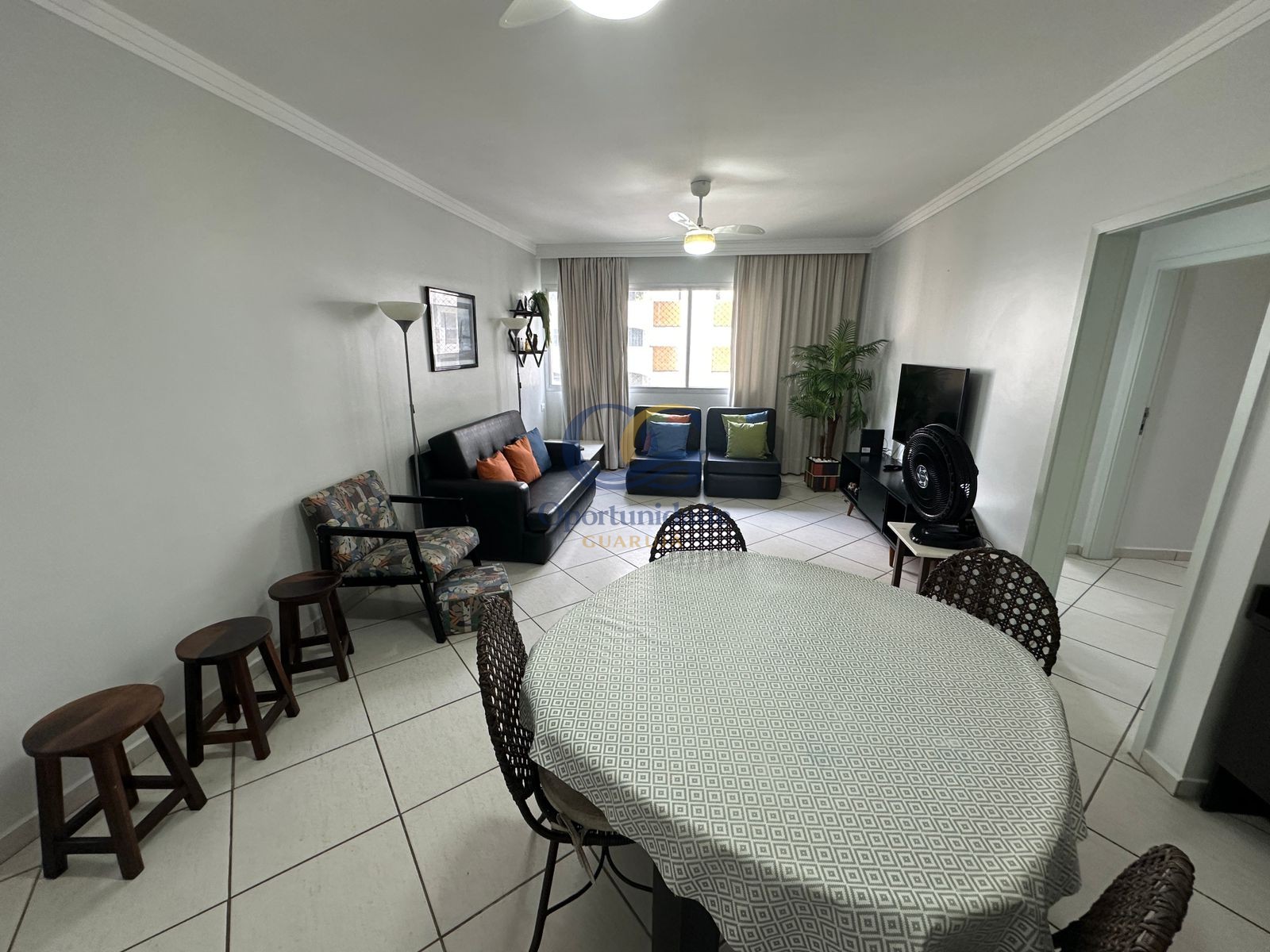 Apartamento na Praia das Pitangueiras, Guarujá - SP