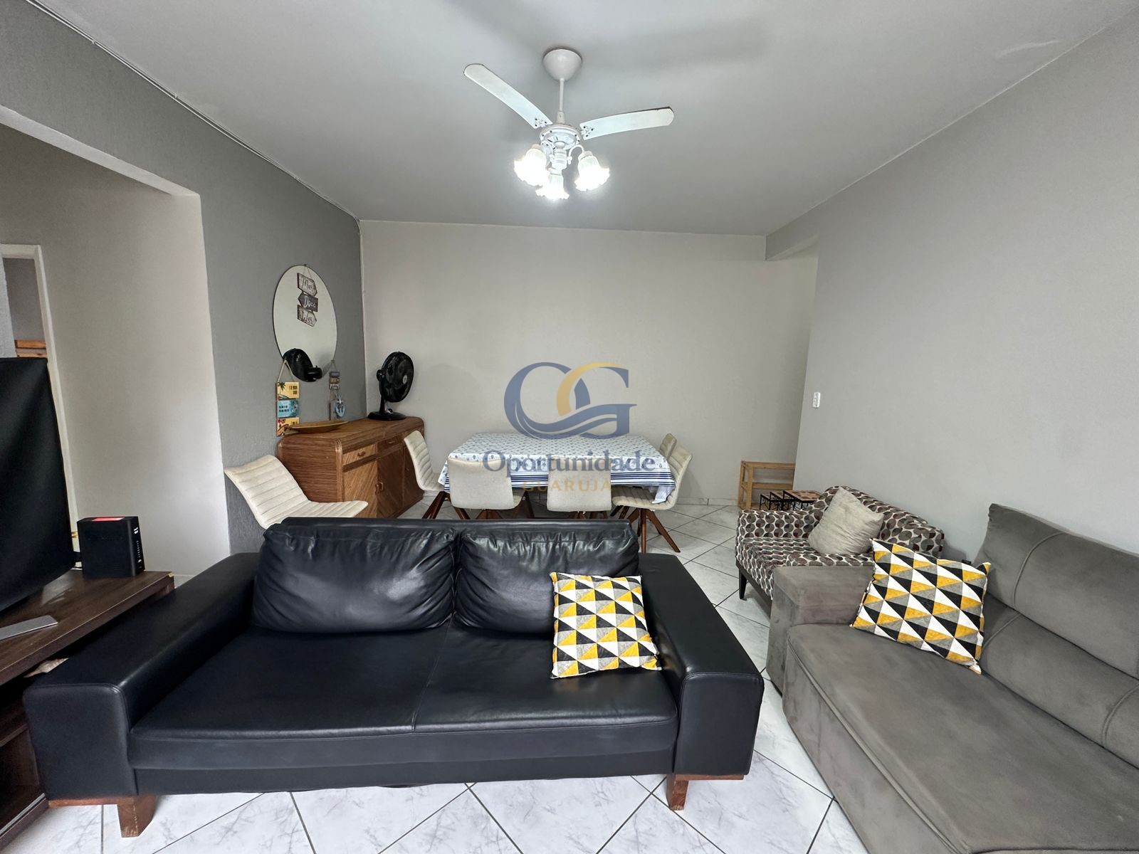 Apartamento na Praia das Pitangueiras, Guarujá - SP