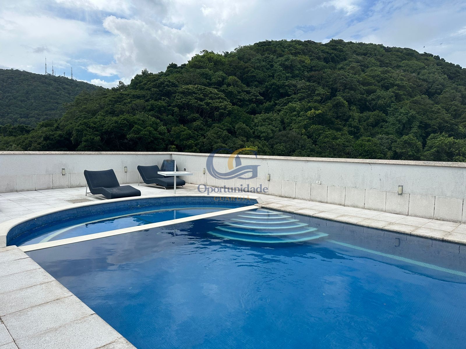 Cobertura na Praia das Pitangueiras, Guarujá - SP