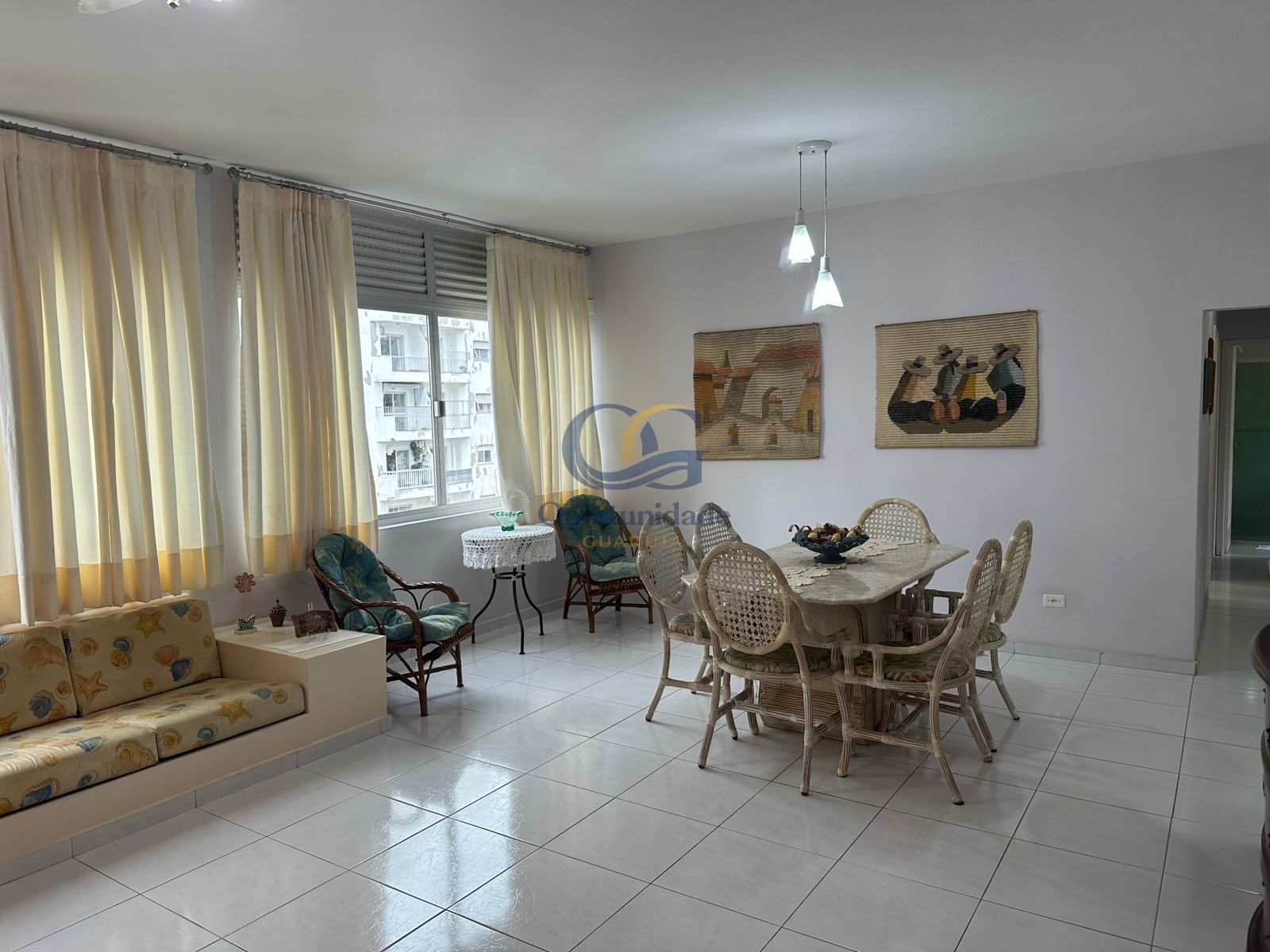 Apartamento na Praia das Pitangueiras, Guarujá - SP