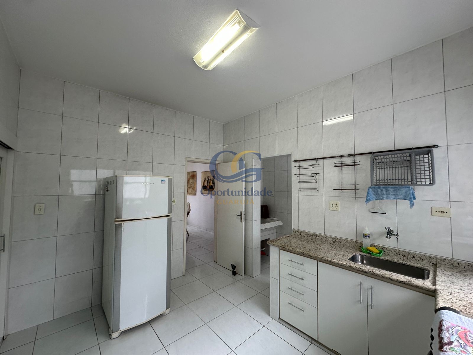 Apartamento na Praia das Pitangueiras, Guarujá - SP
