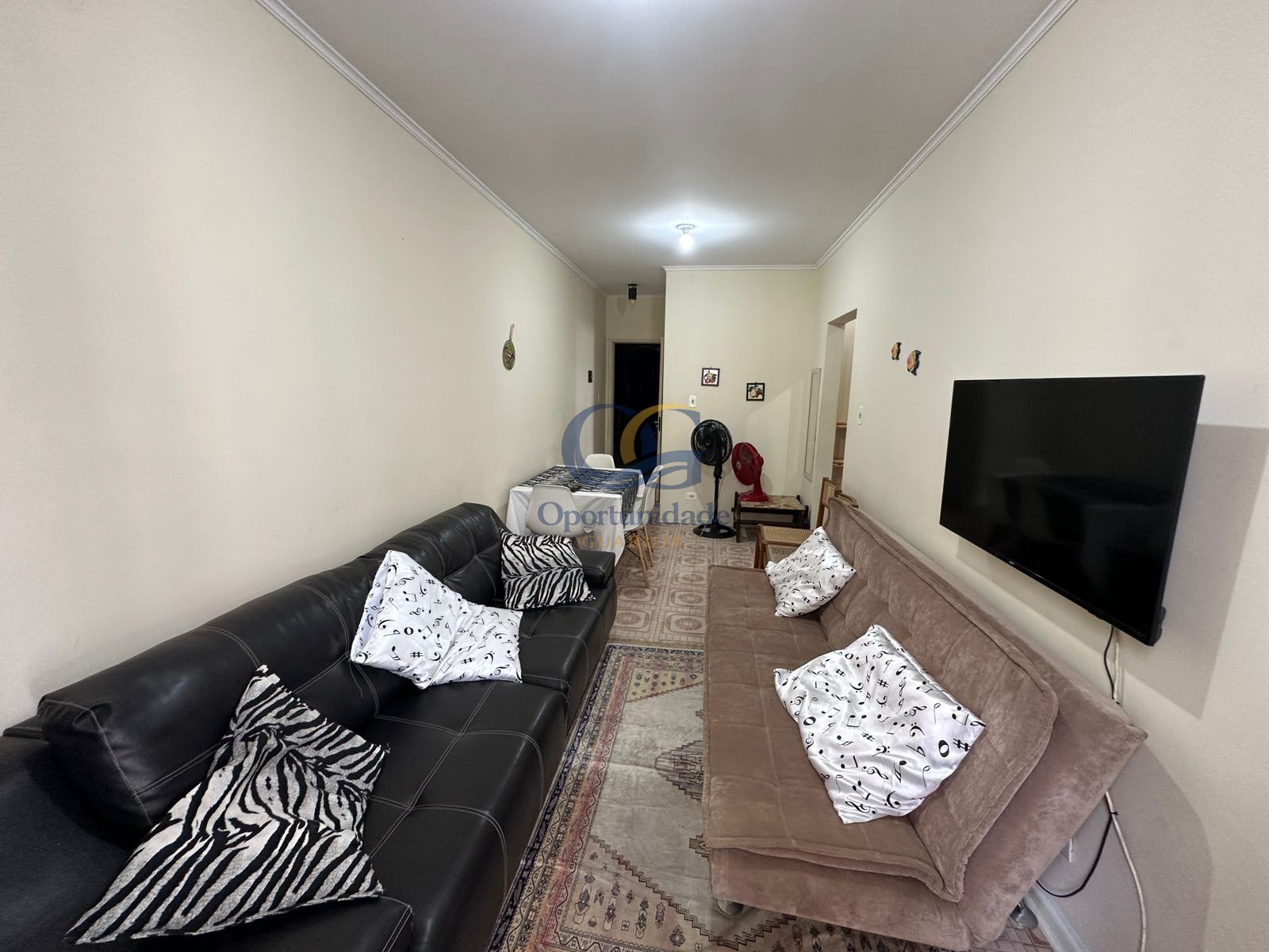 Apartamento na Praia das Pitangueiras, Guarujá - SP
