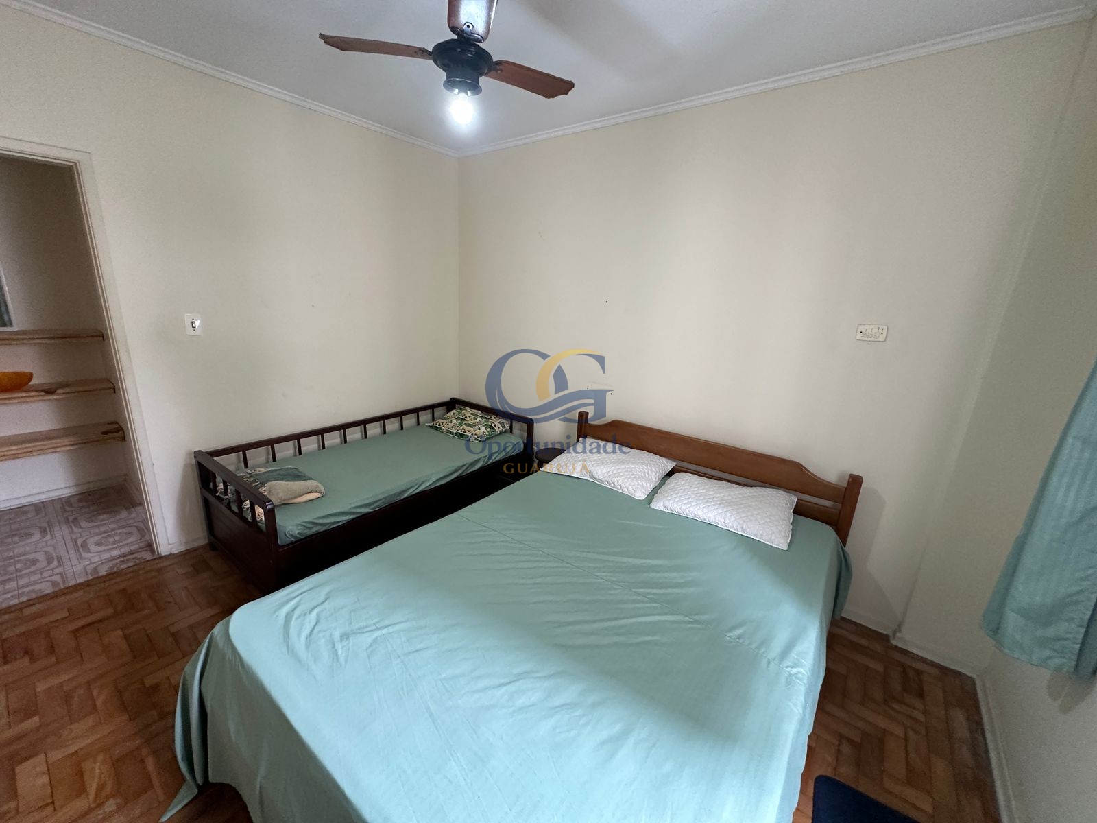 Apartamento na Praia das Pitangueiras, Guarujá - SP
