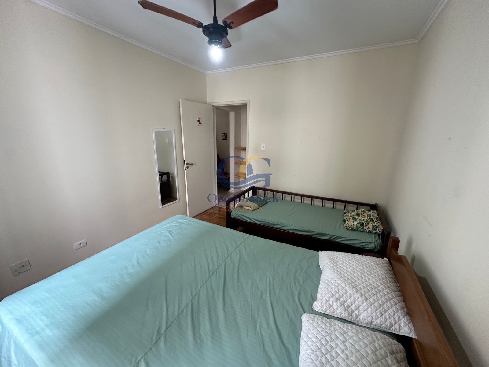 Apartamento na Praia das Pitangueiras, Guarujá - SP