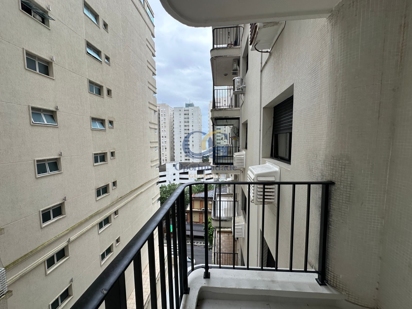 Apartamento na Praia das Pitangueiras, Guarujá - SP