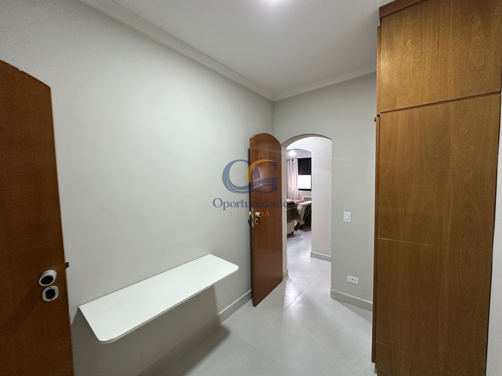 Apartamento na Praia das Pitangueiras, Guarujá - SP