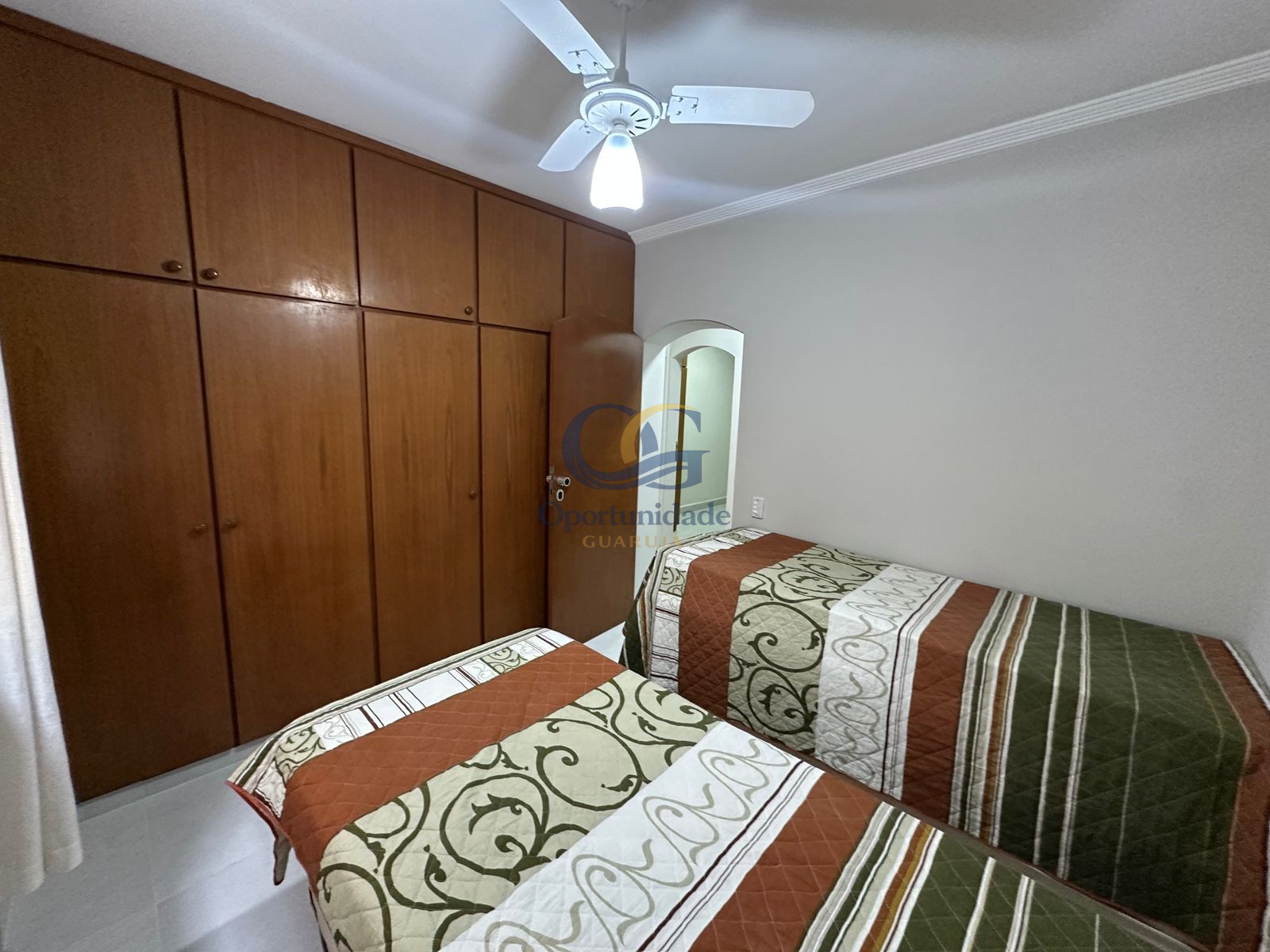 Apartamento na Praia das Pitangueiras, Guarujá - SP