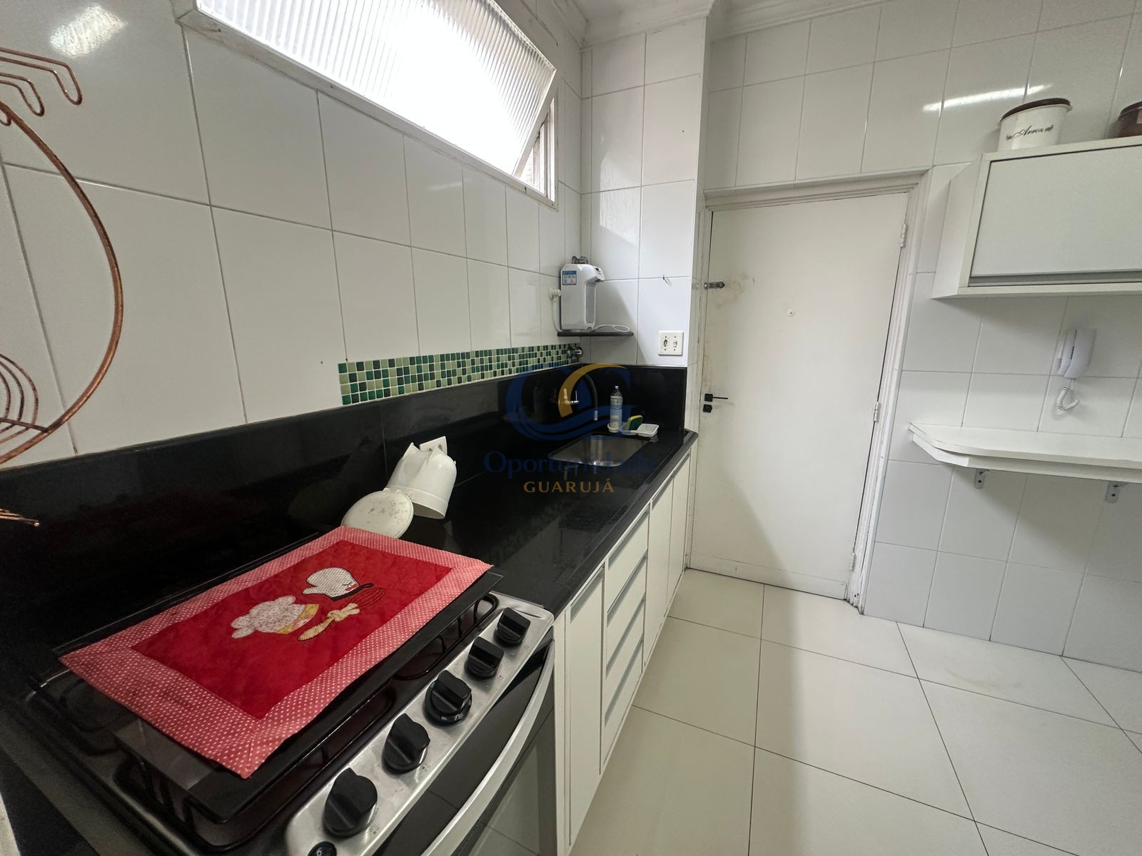 Apartamento na Praia das Pitangueiras, Guarujá - SP