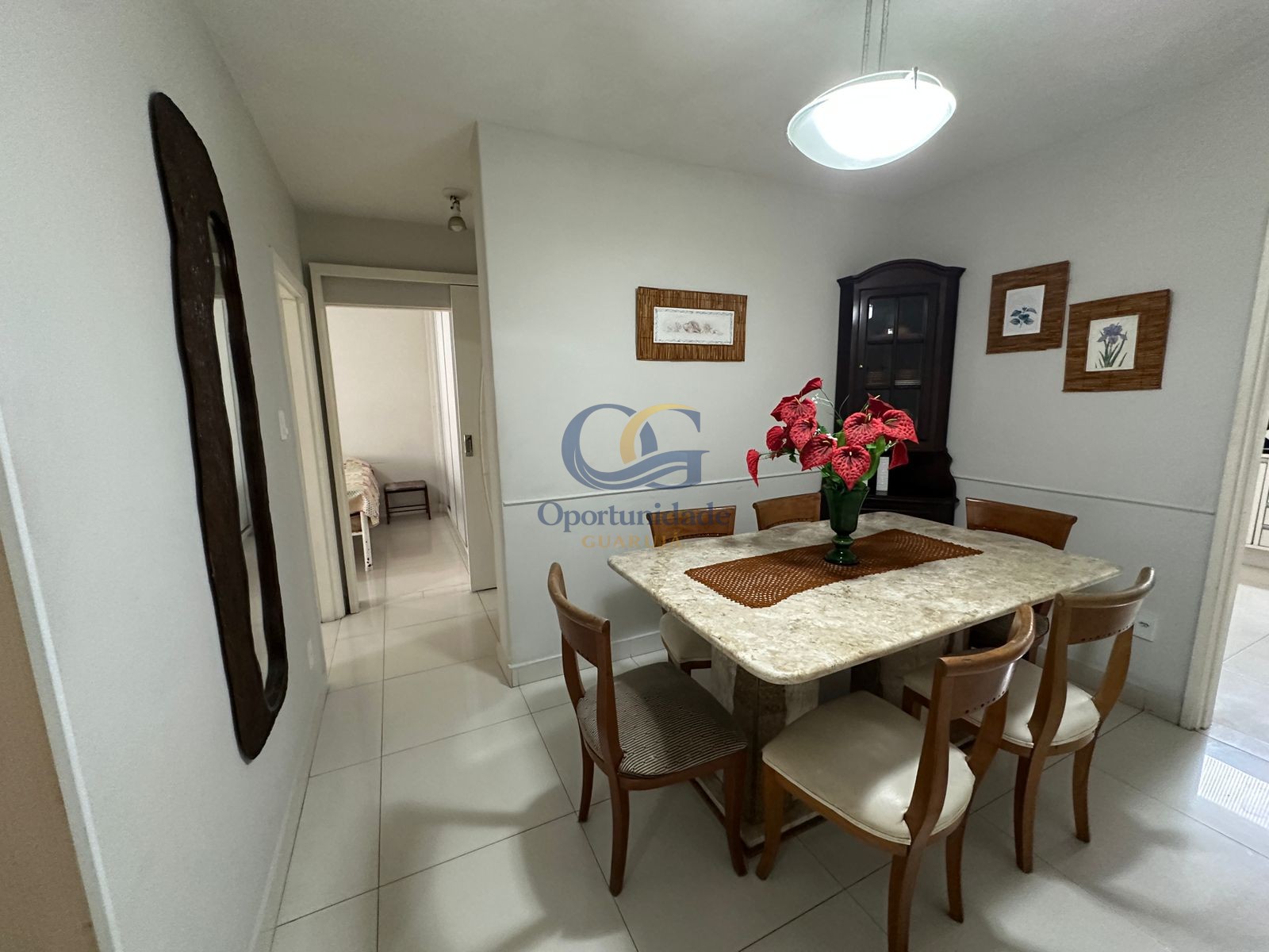 Apartamento na Praia das Pitangueiras, Guarujá - SP