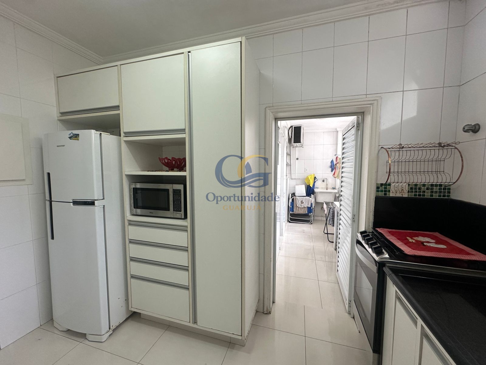 Apartamento na Praia das Pitangueiras, Guarujá - SP