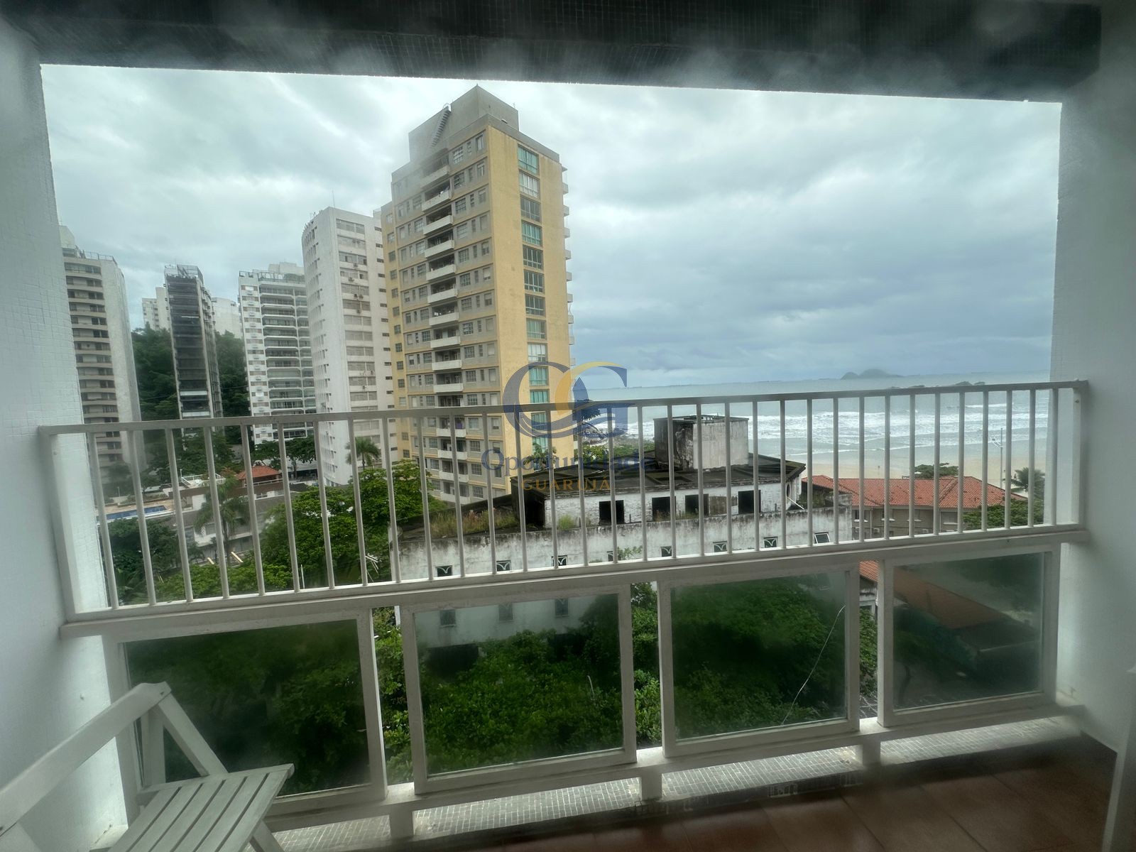 Apartamento Frente ao Mar nas Pitangueiras, Guarujá - SP