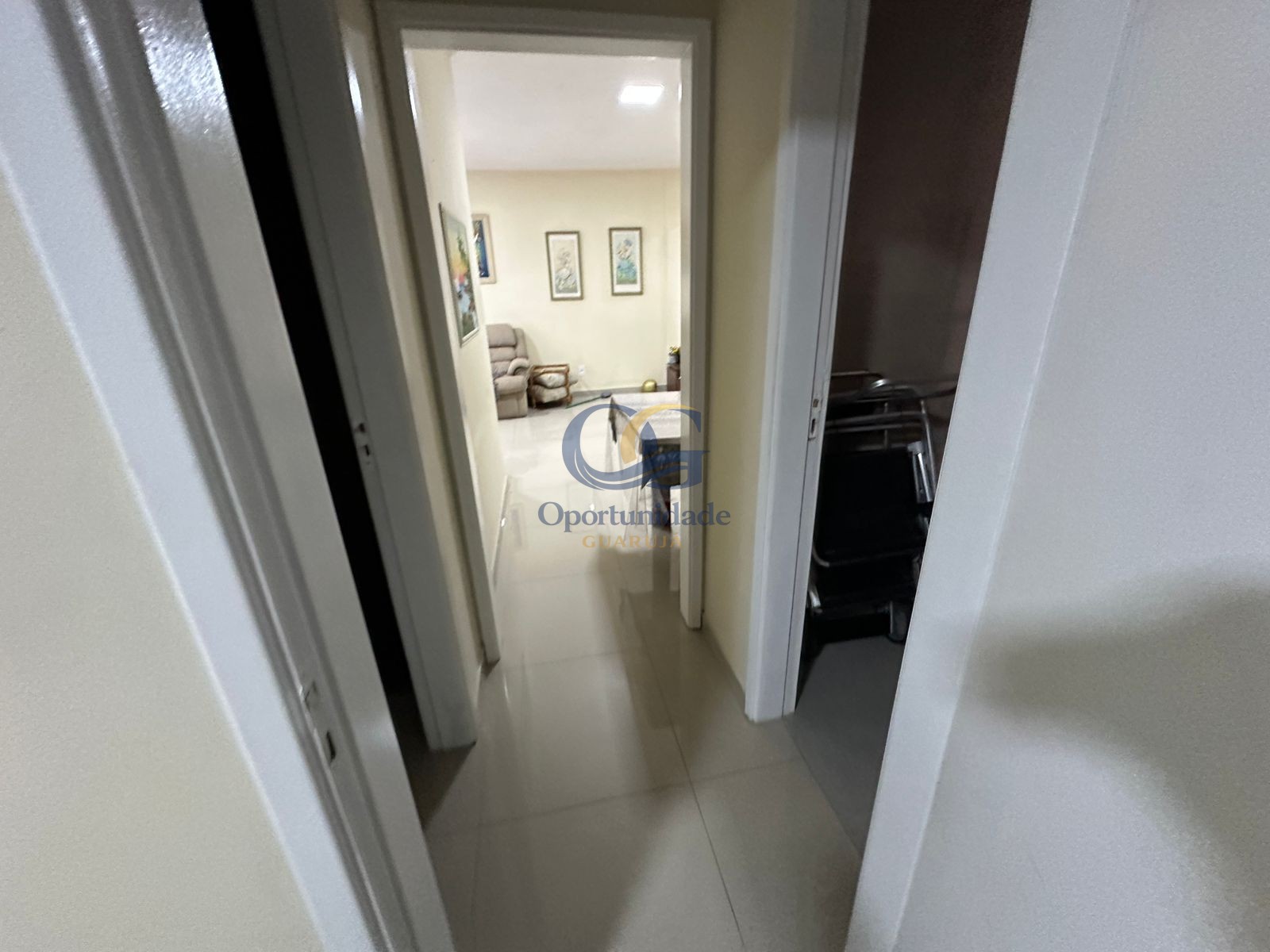 Apartamento na Praia da Enseada, Guarujá - SP