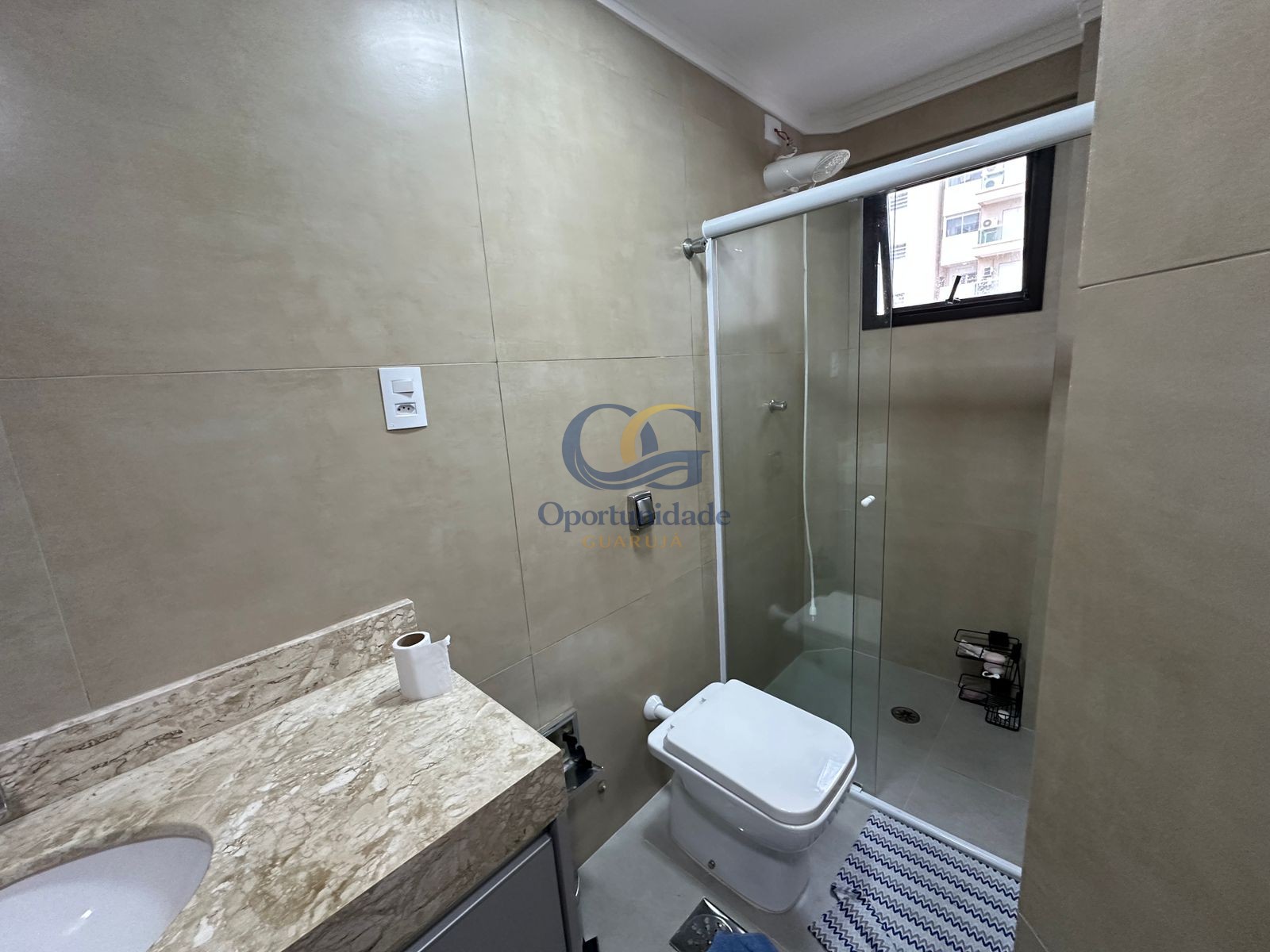 Apartamento na Praia da Enseada, Guarujá - SP