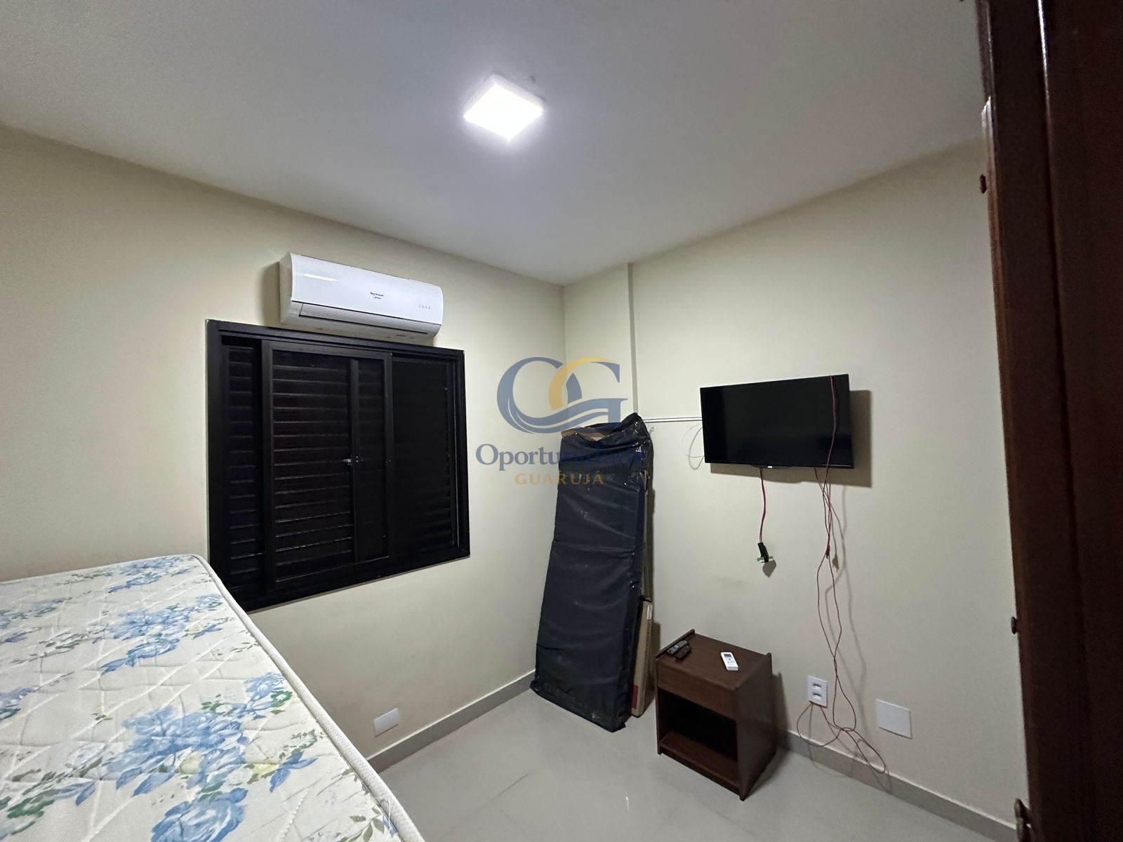 Apartamento na Praia da Enseada, Guarujá - SP