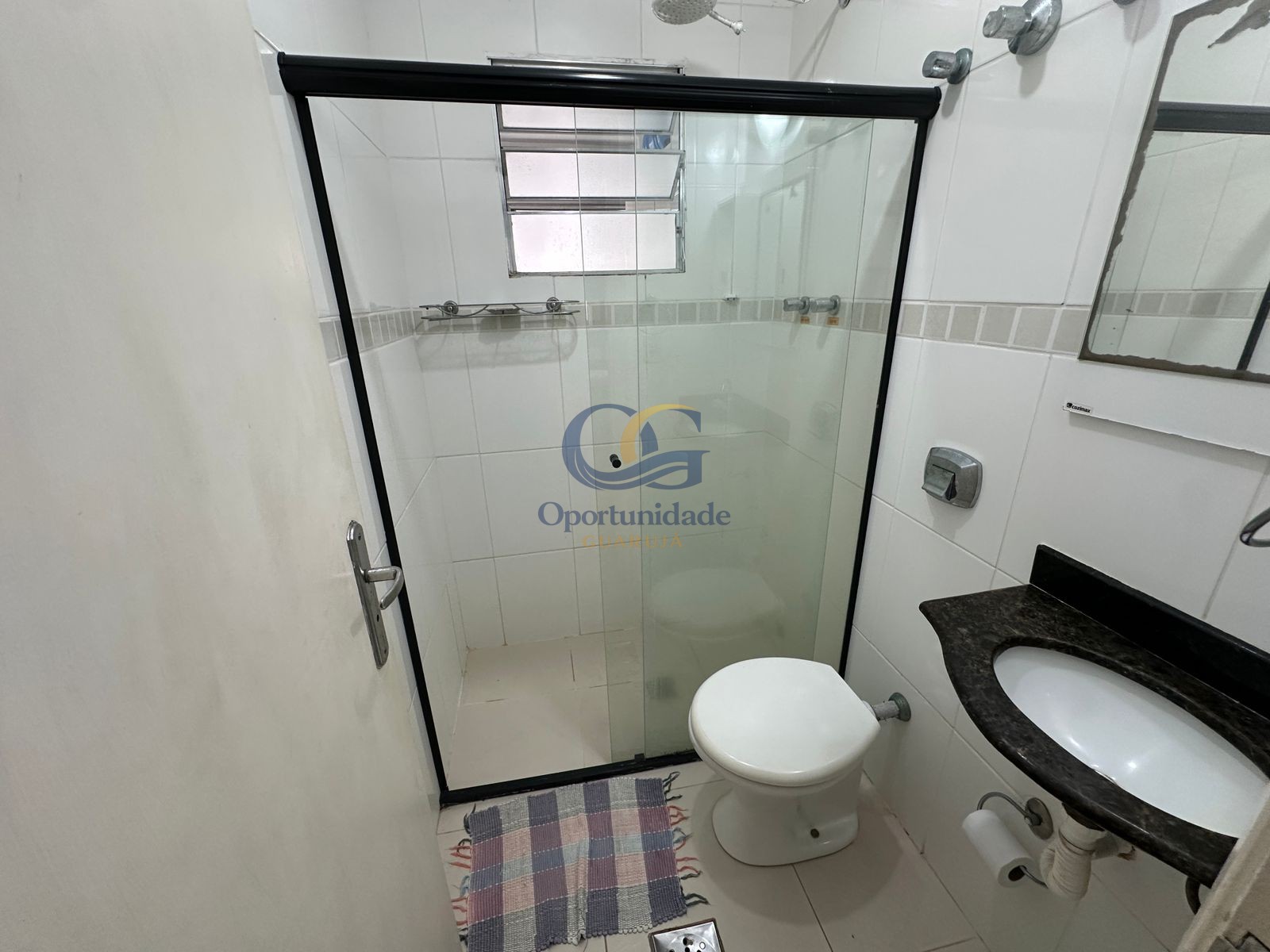 Apartamento na Praia das Pitangueiras, Guarujá - SP