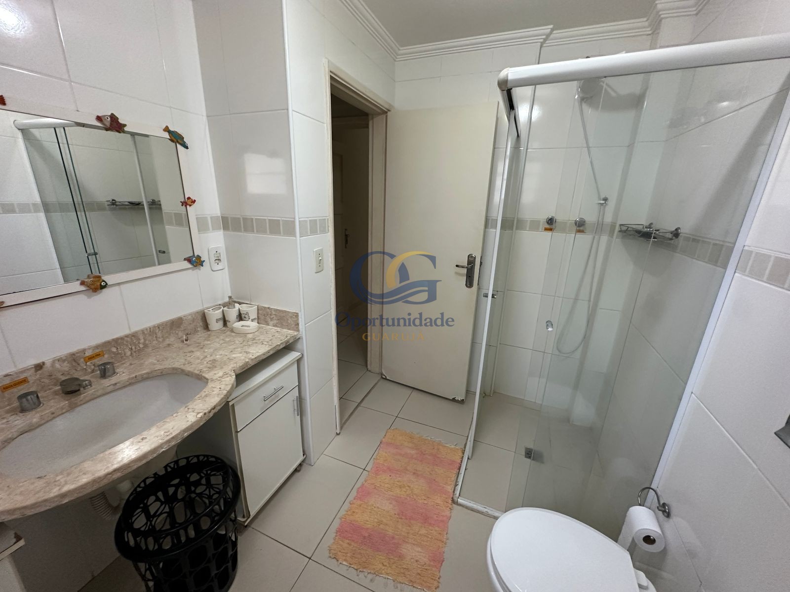 Apartamento na Praia das Pitangueiras, Guarujá - SP