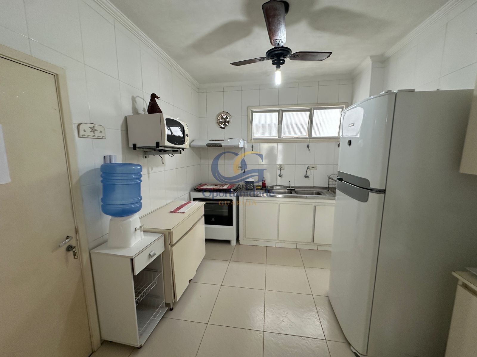 Apartamento na Praia das Pitangueiras, Guarujá - SP