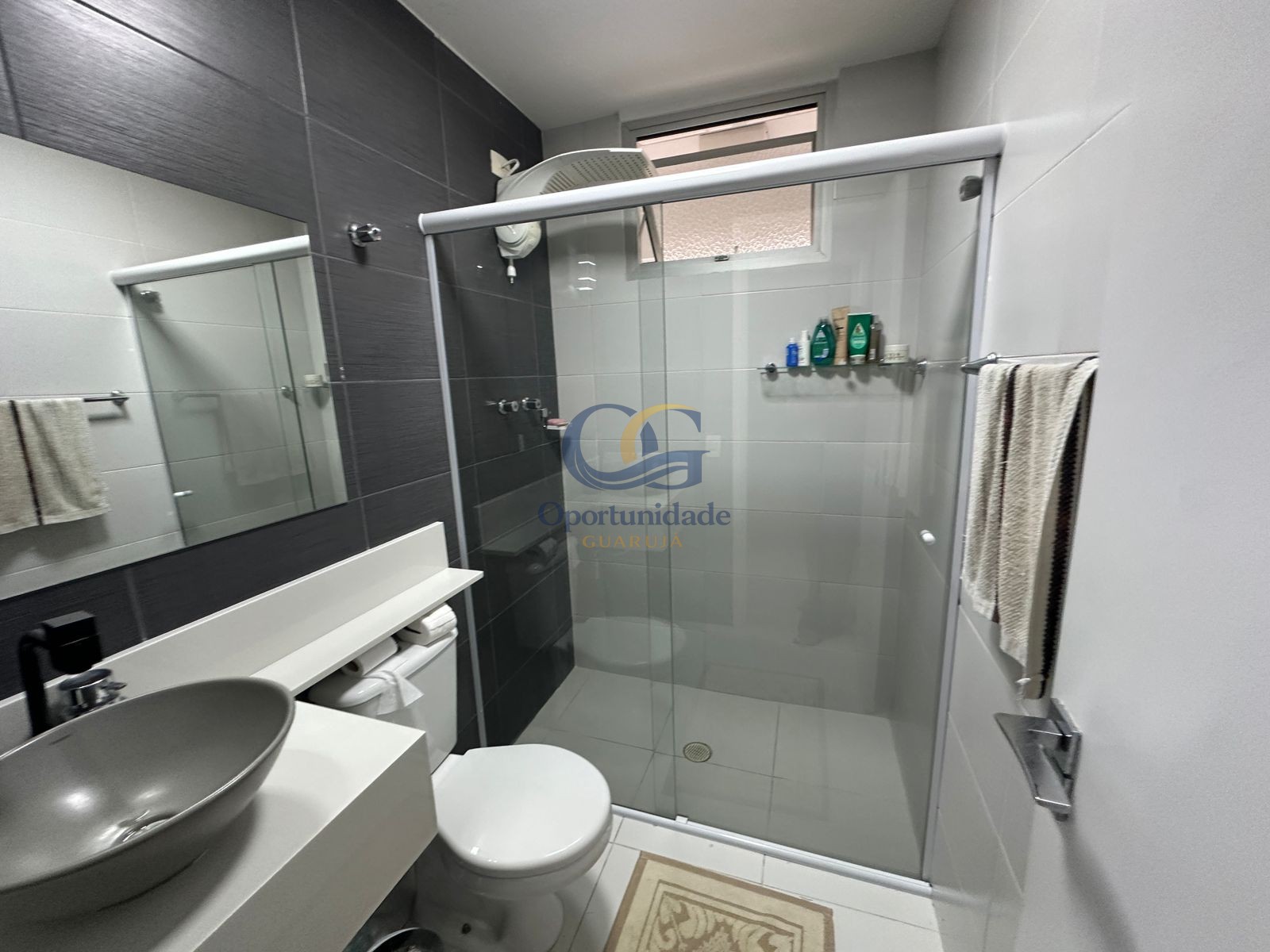 Apartamento na Praia da Enseada, Guarujá - SP
