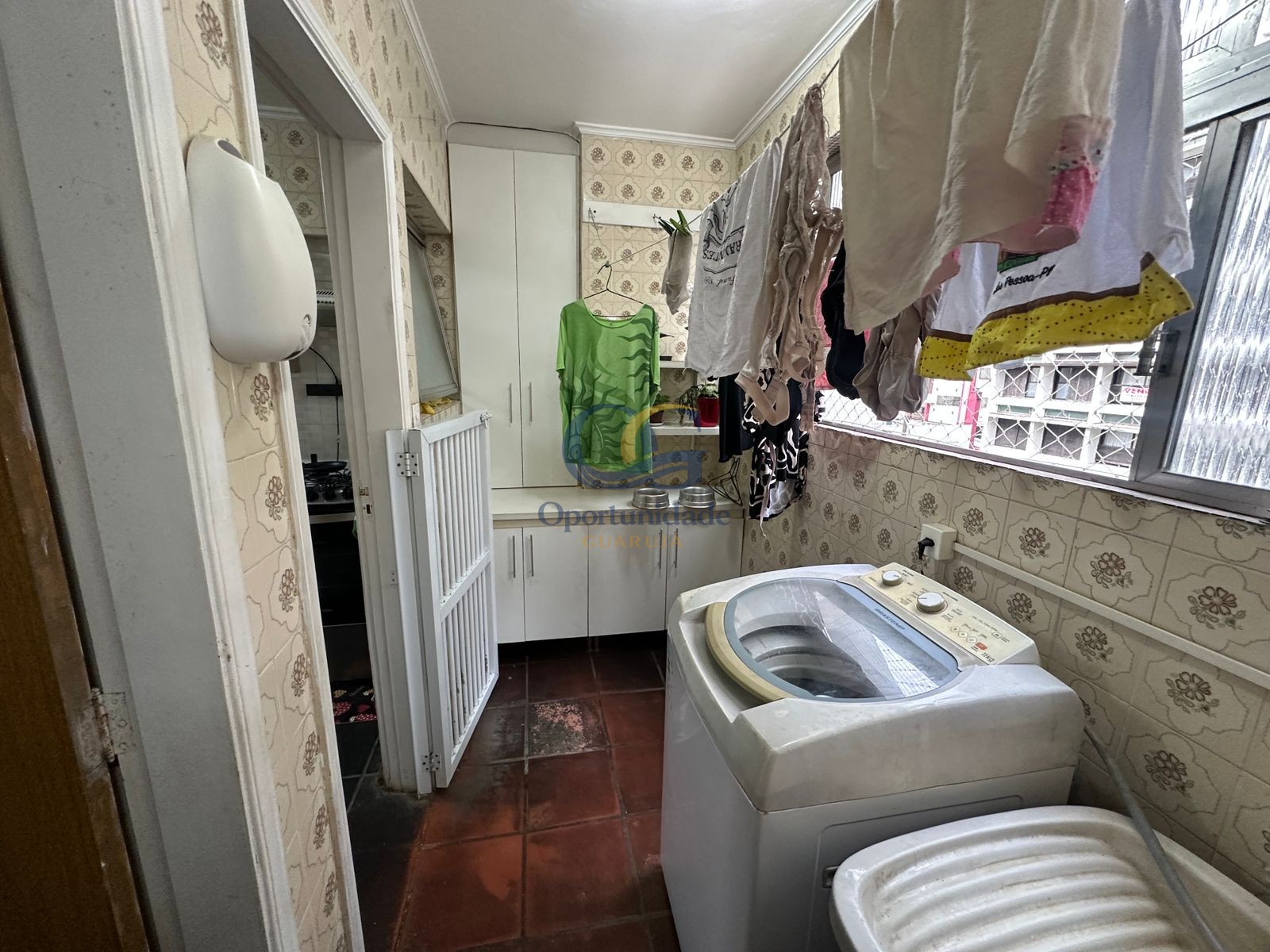 Apartamento na Praia das Pitangueiras, Guarujá - SP