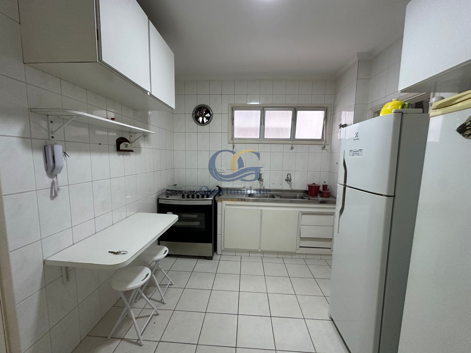 Apartamento na Praia das Pitangueiras, Guarujá - SP