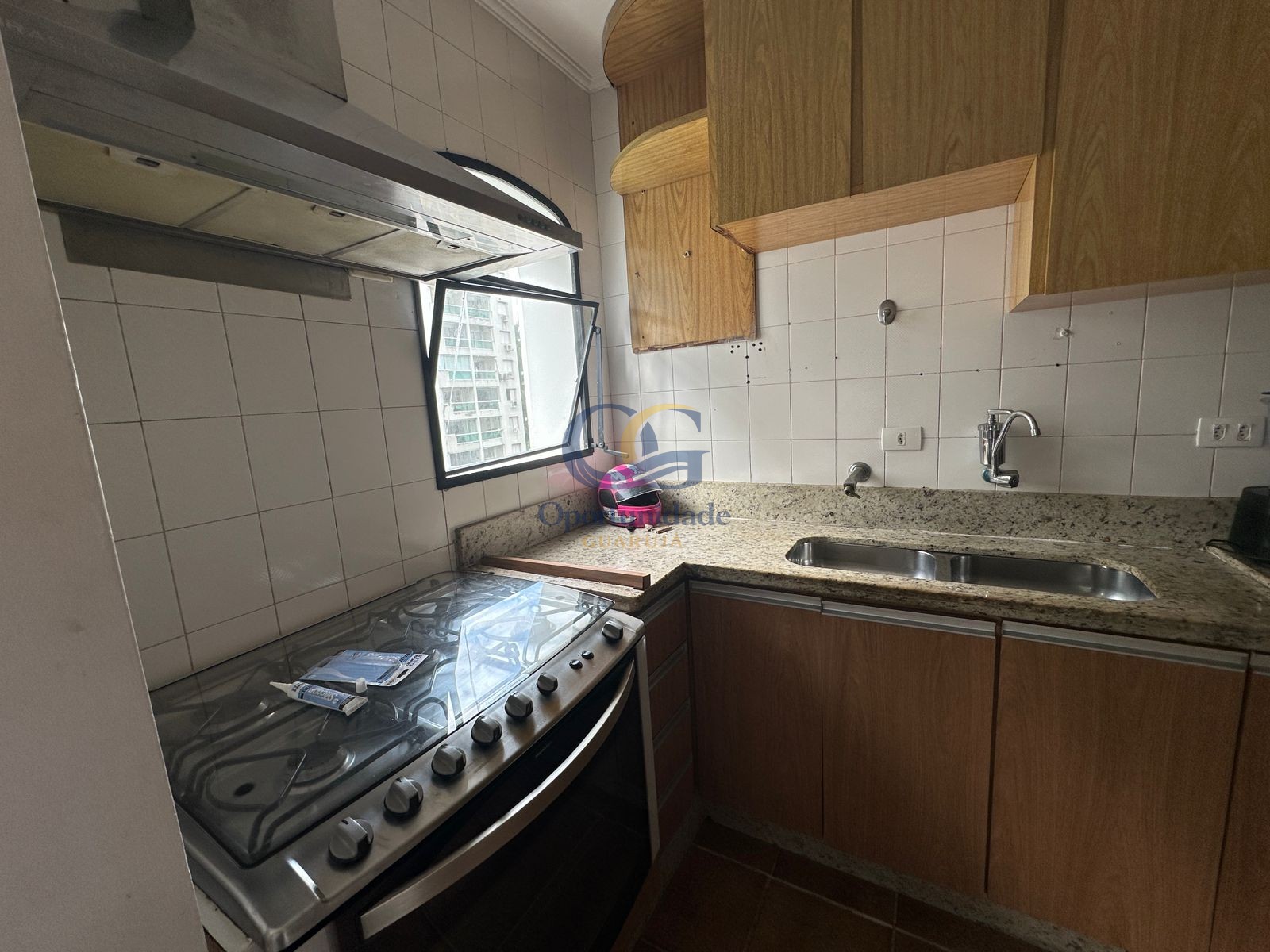 Apartamento na Praia das Pitangueiras, Guarujá - SP