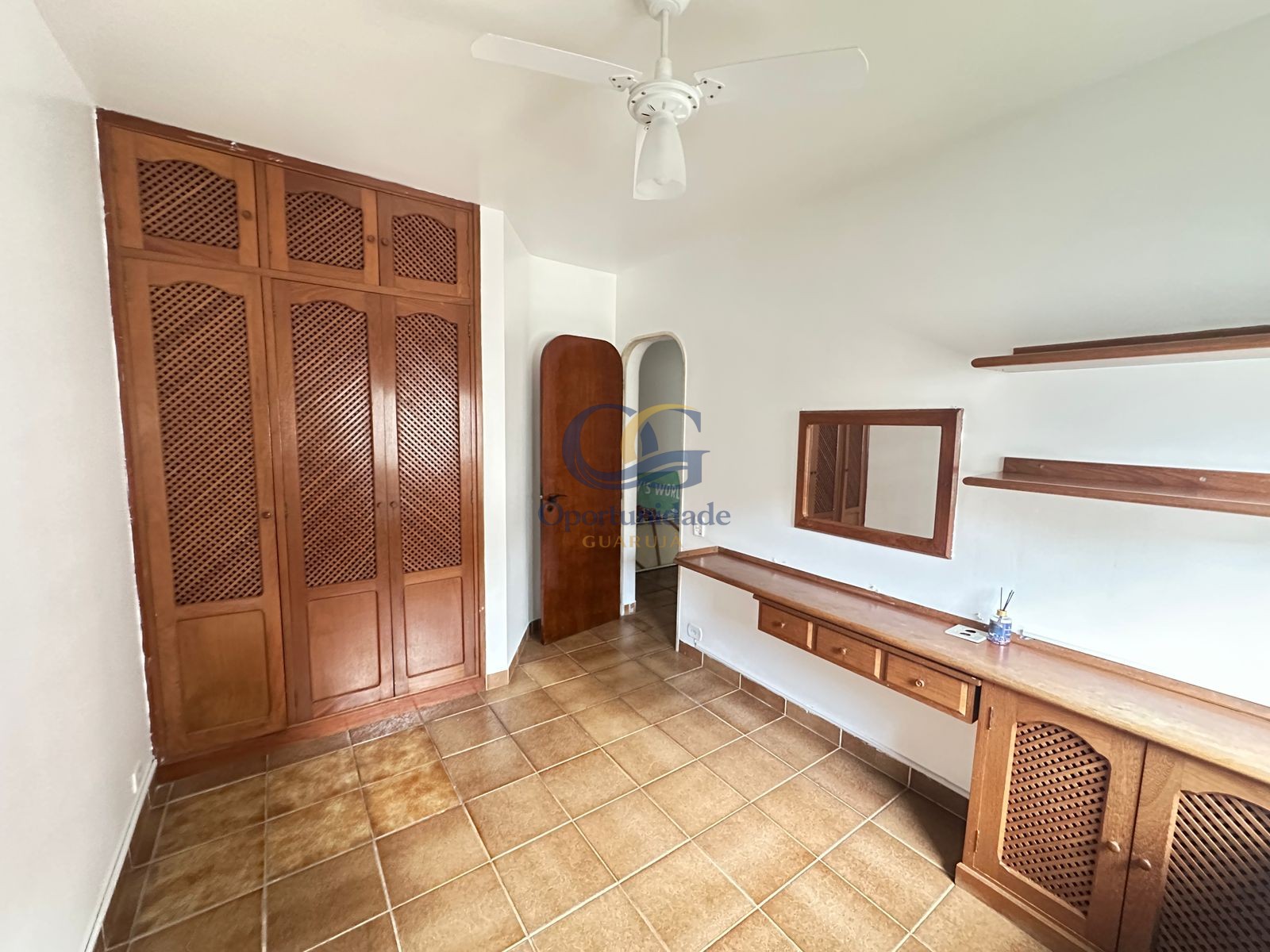Apartamento na Praia das Pitangueiras, Guarujá - SP