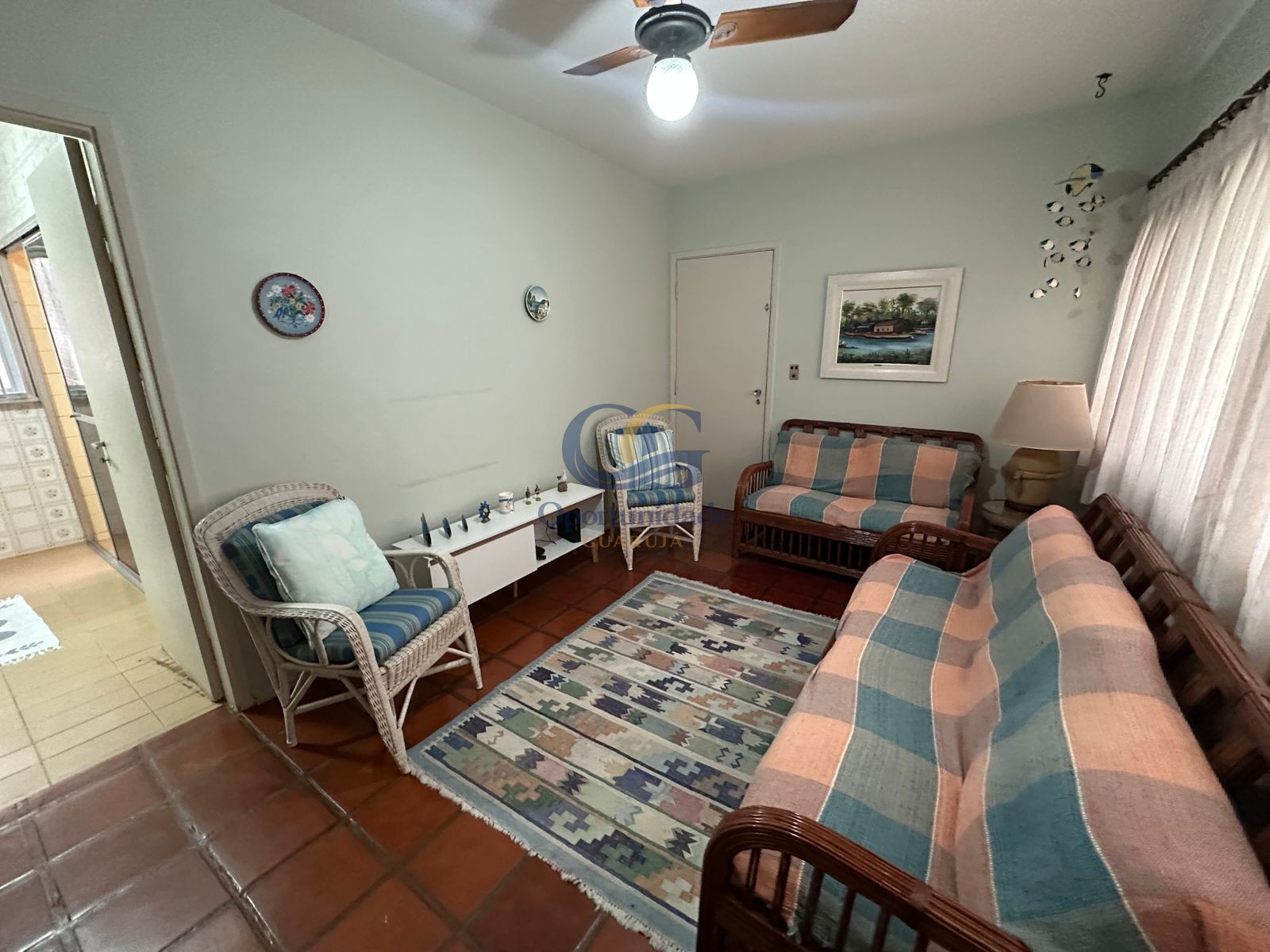 Apartamento na Praia das Pitangueiras, Guarujá - SP